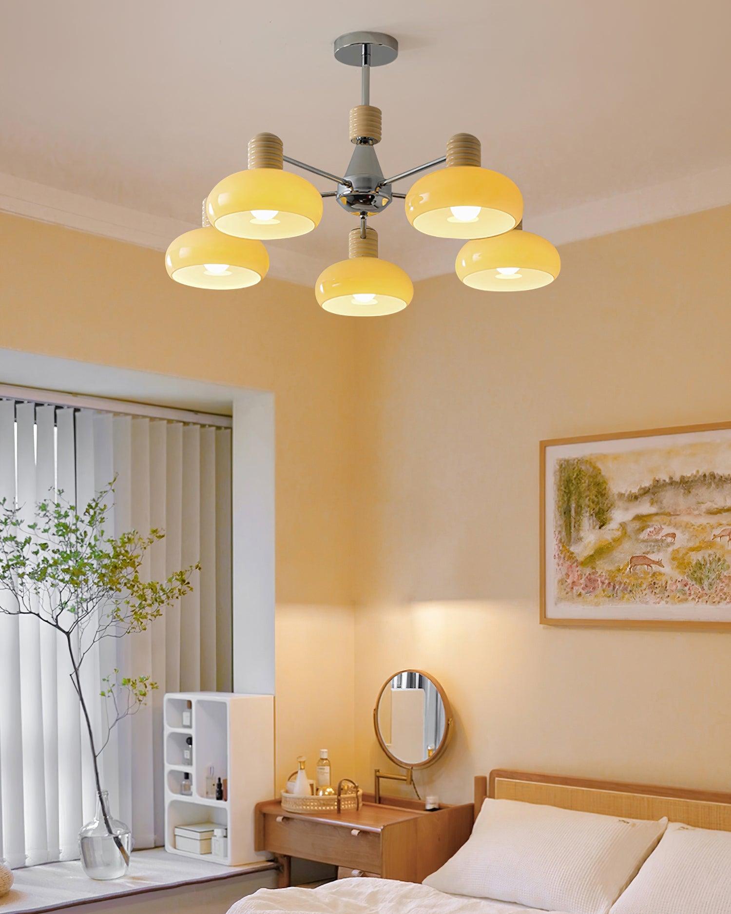 Zephyren Lustre Persimmon avec abat-jours en verre beige et structure chromée - Neutralighting