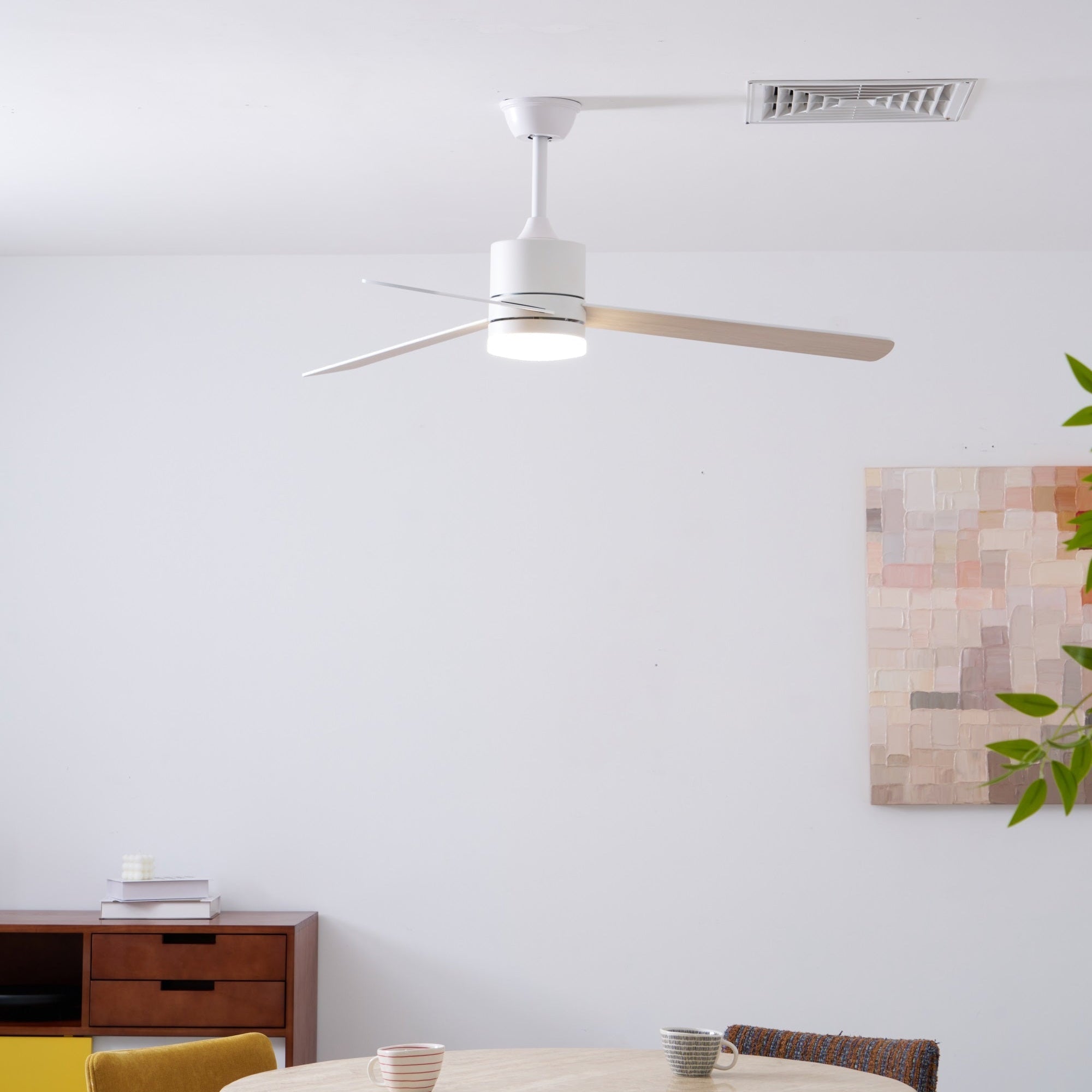 Plafonnier ventilateur Lennox Drift, montrant les détails du câblage interne