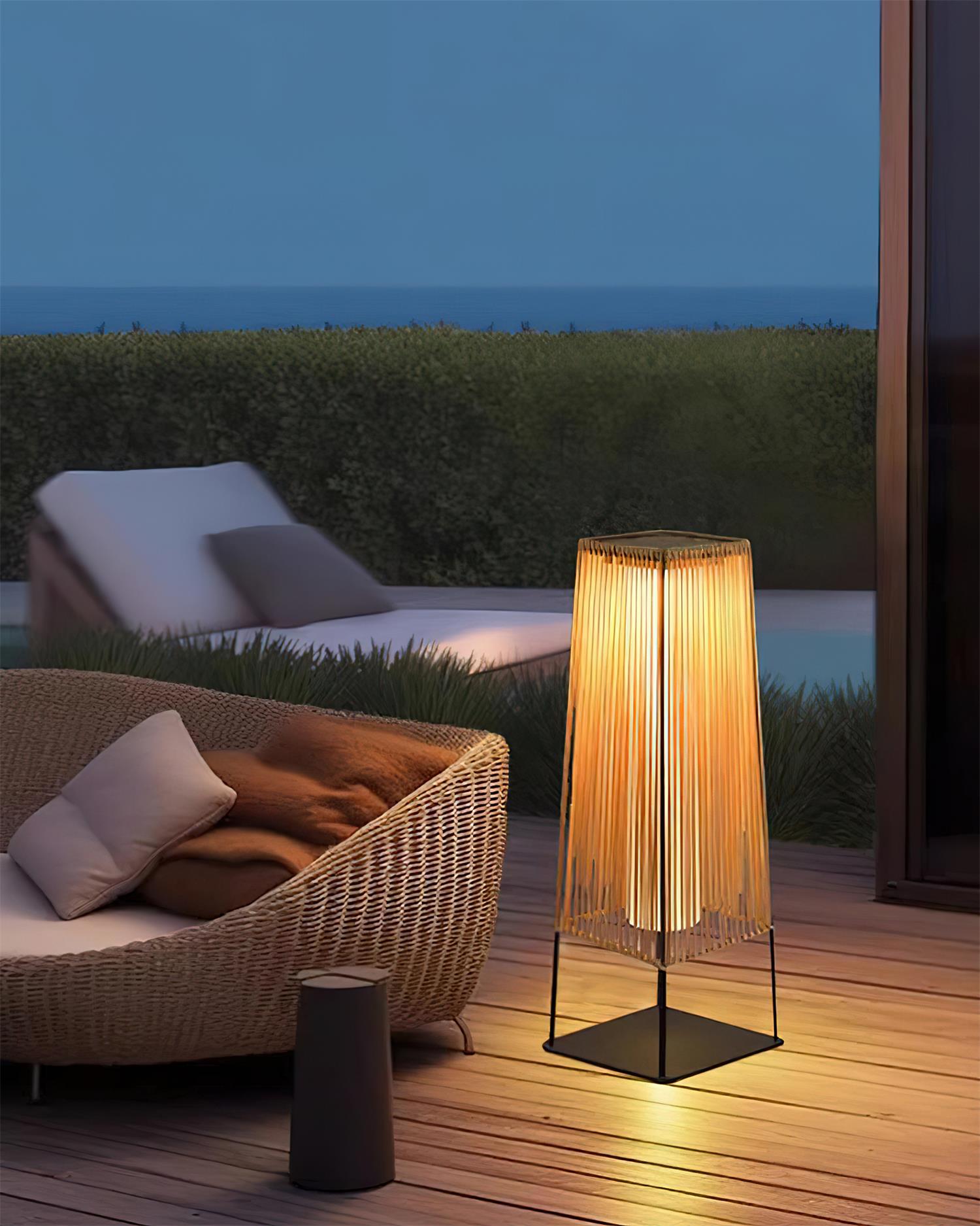 Solara Lampe de Poteau Extérieure à Lames Verticales - Neutralighting