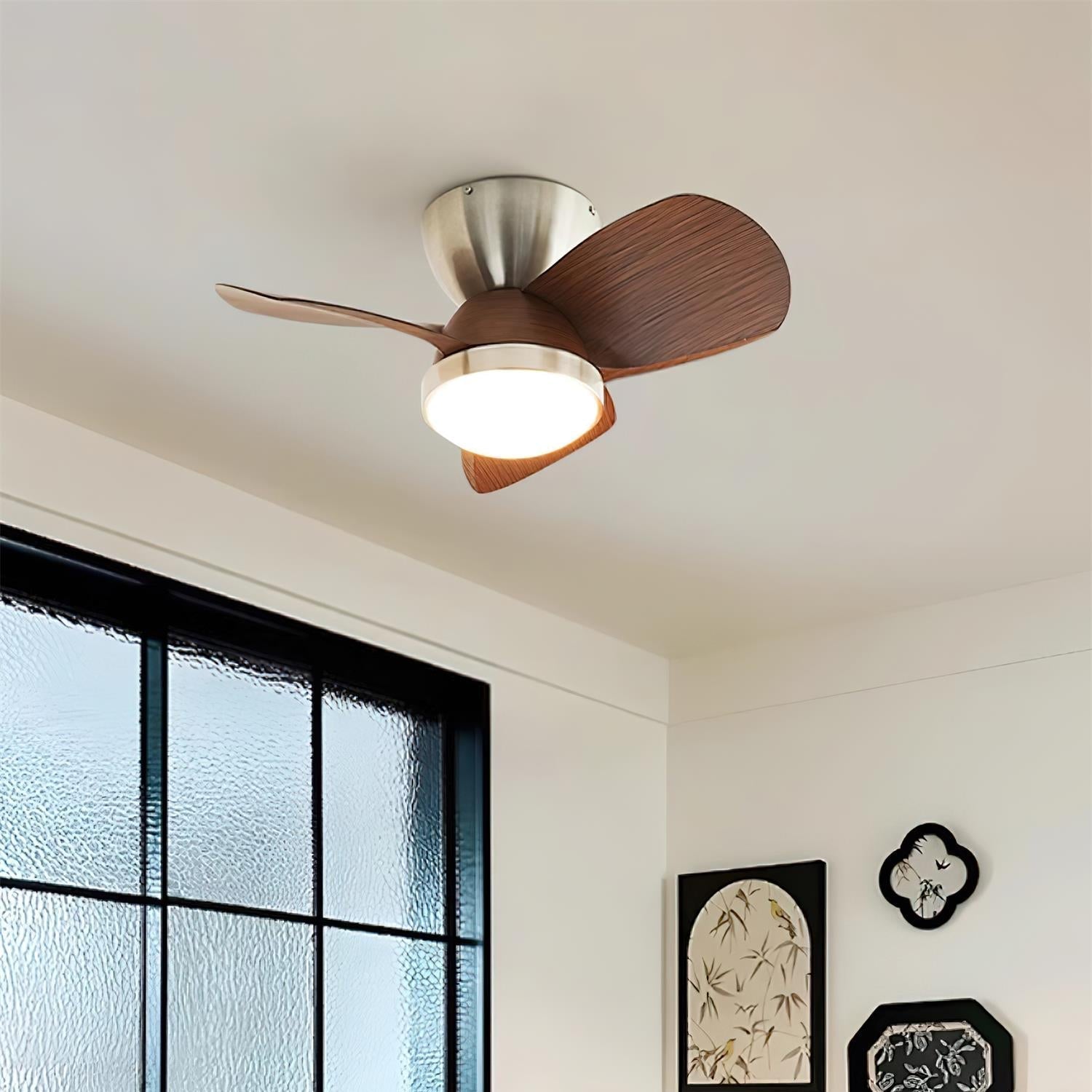 Plafonnier Ventilateur Ventra Moderne en Bois, détail de la finition noyer