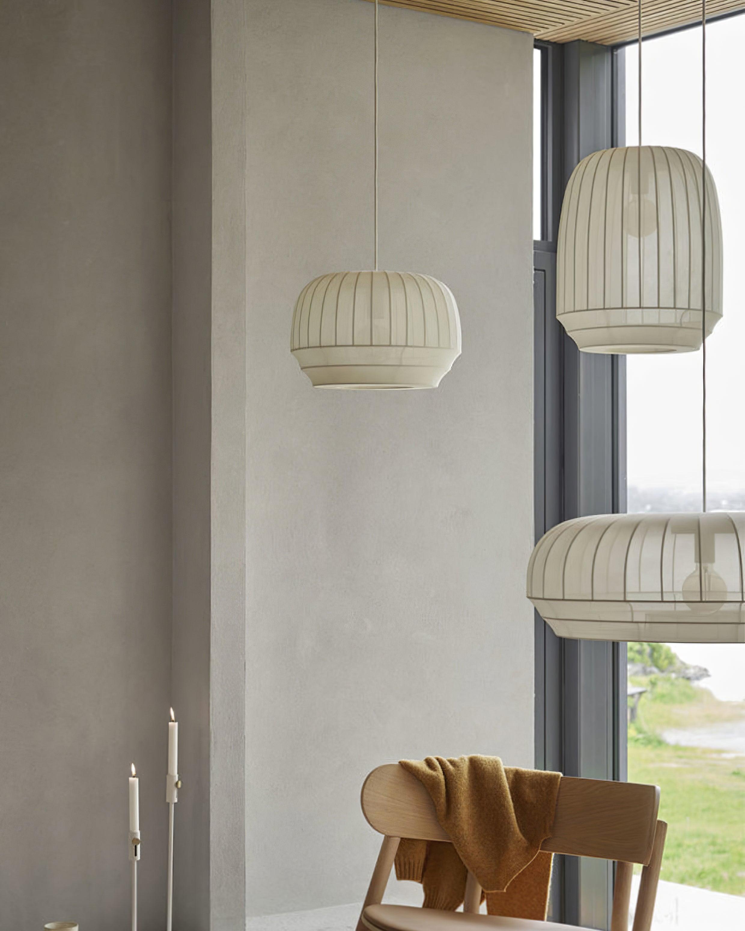 Suspension Luminaire Soie Abat-jour Blanc Tissu Lignes Verticales Doux Moderne Minimaliste - Neutralighting