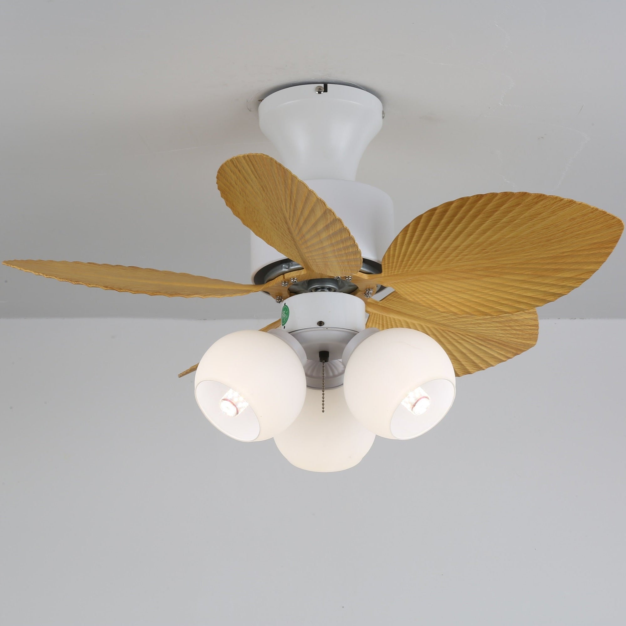 Plafonnier Ventilateur Marvella démontrant sa taille et son échelle