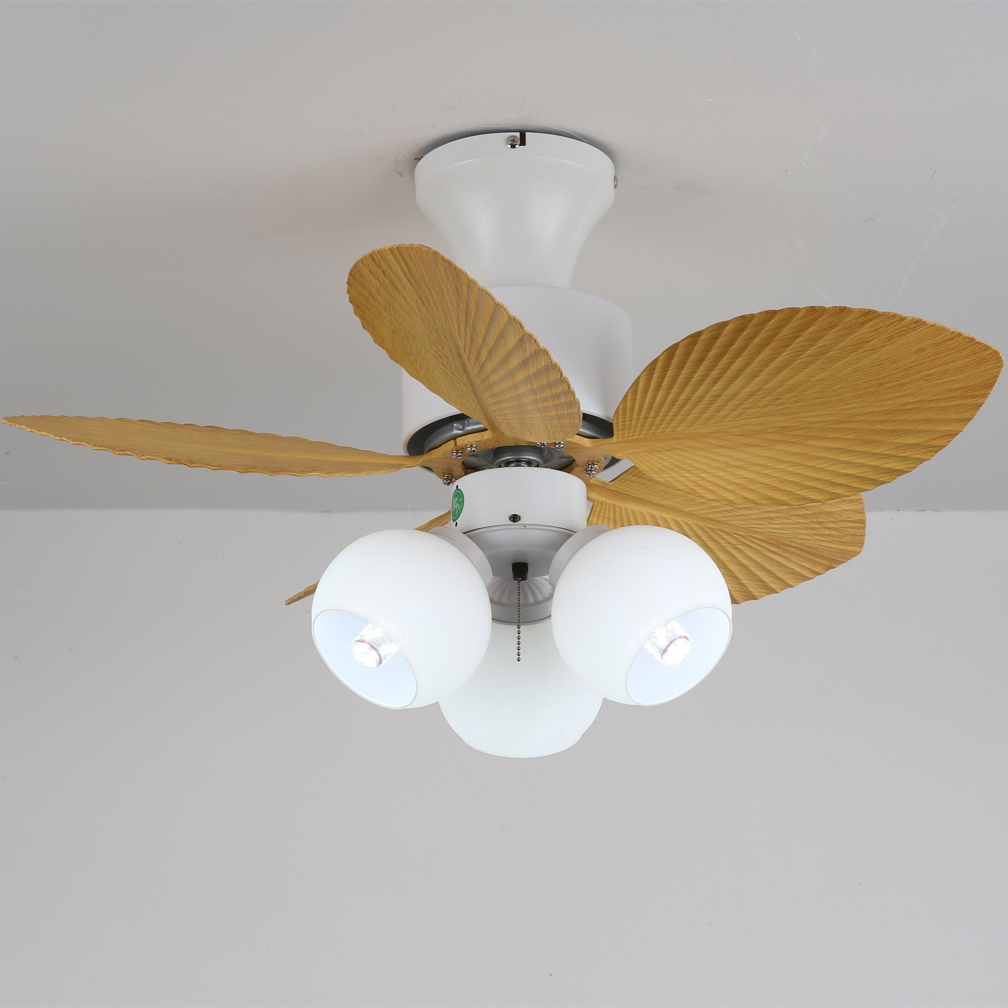 Marvella Plafonnier Ventilateur Vintage en Bois, gros plan sur le boîtier du moteur