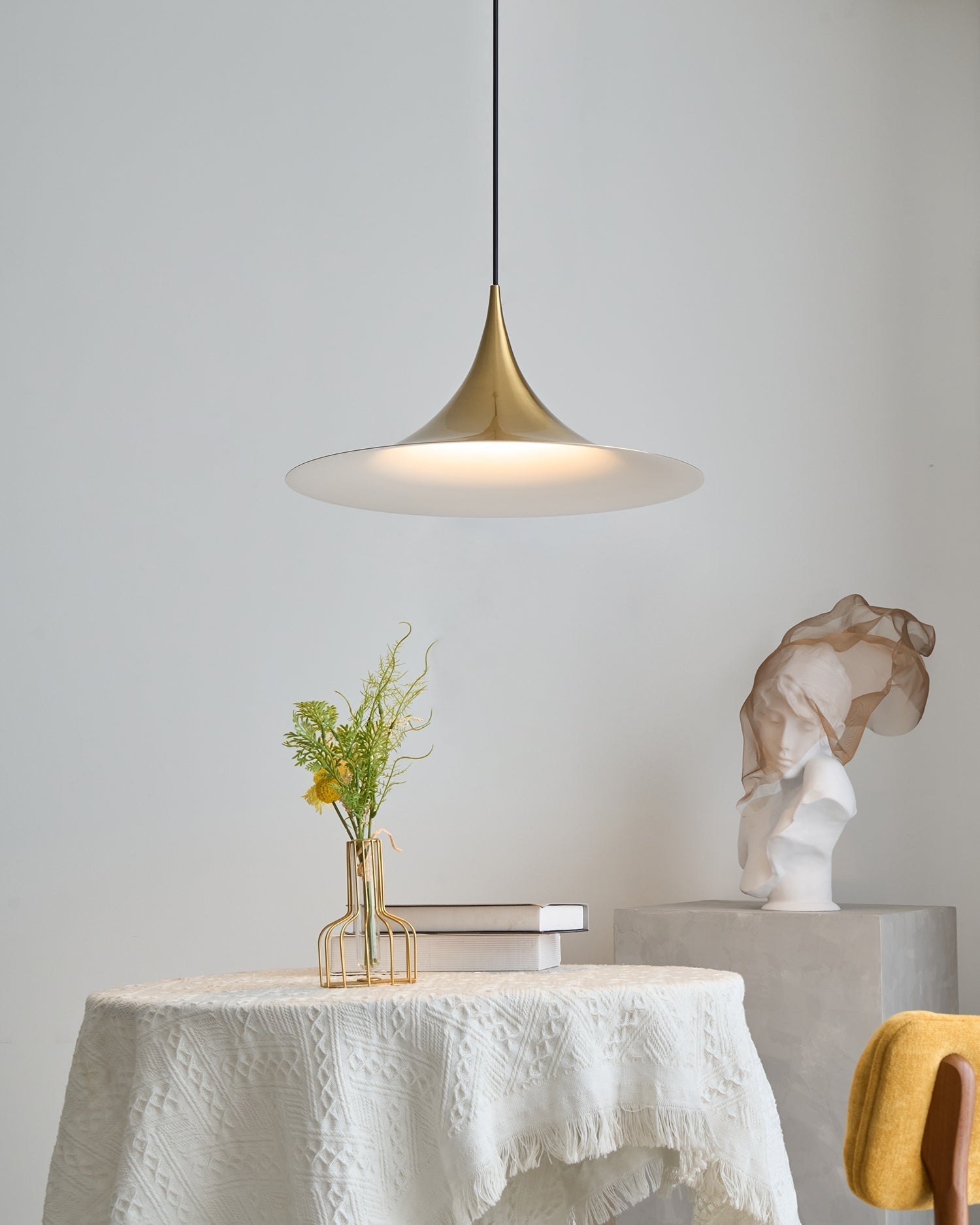 Solisin Suspension à col fin et large évasement pour salle à manger - Neutralighting