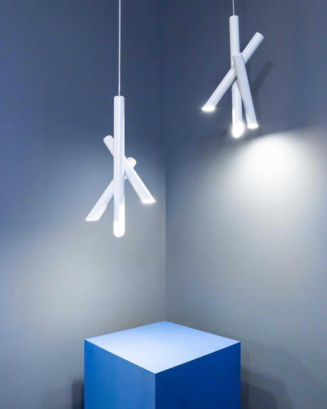 Solara Lampe suspendue tubes aluminium minimaliste - Neutralighting