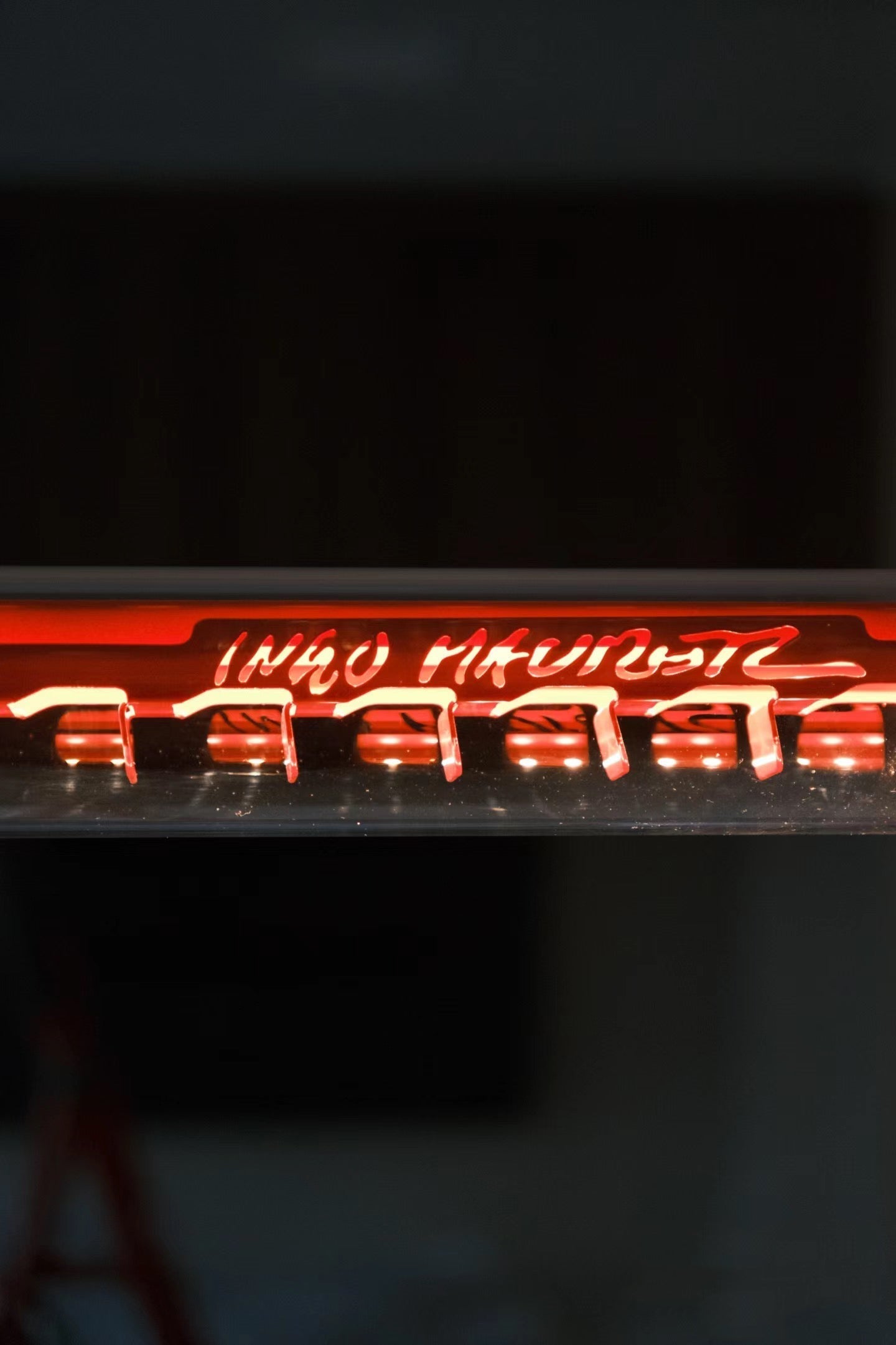 Cata Moderne Minimalisme Linéaire LED Métal Verre Lumière Pendentif - Neutralighting