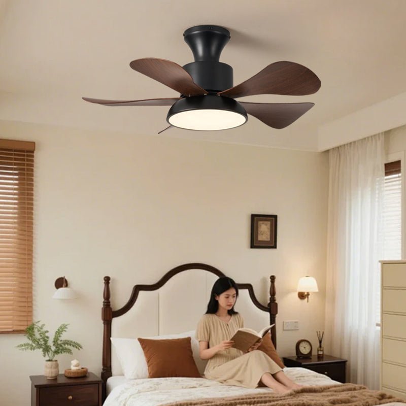 Ventilateur de plafond Archer montrant les pales en ABS et l'abat-jour en acrylique