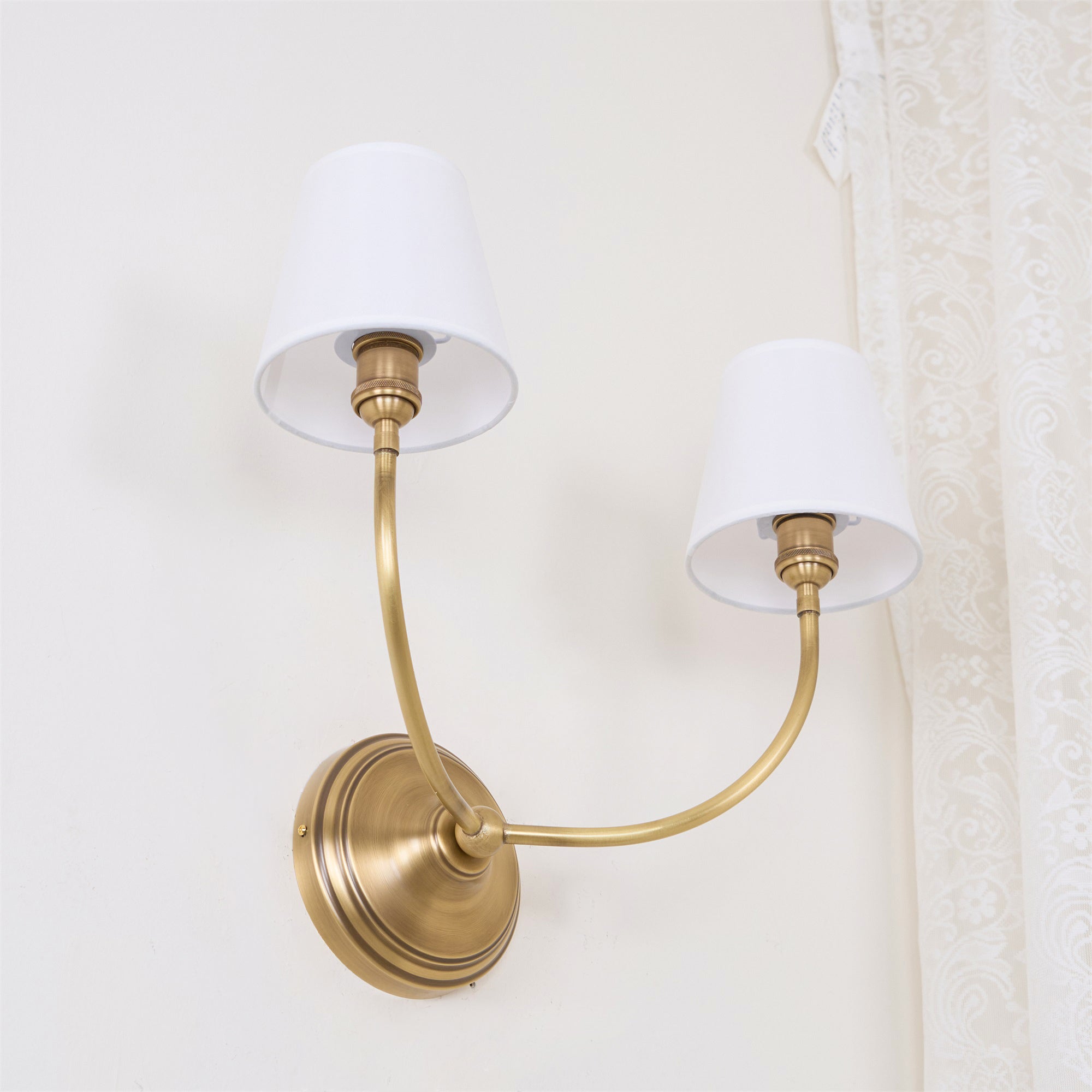 Victor Applique Murale en Bronze Noir et Tissu