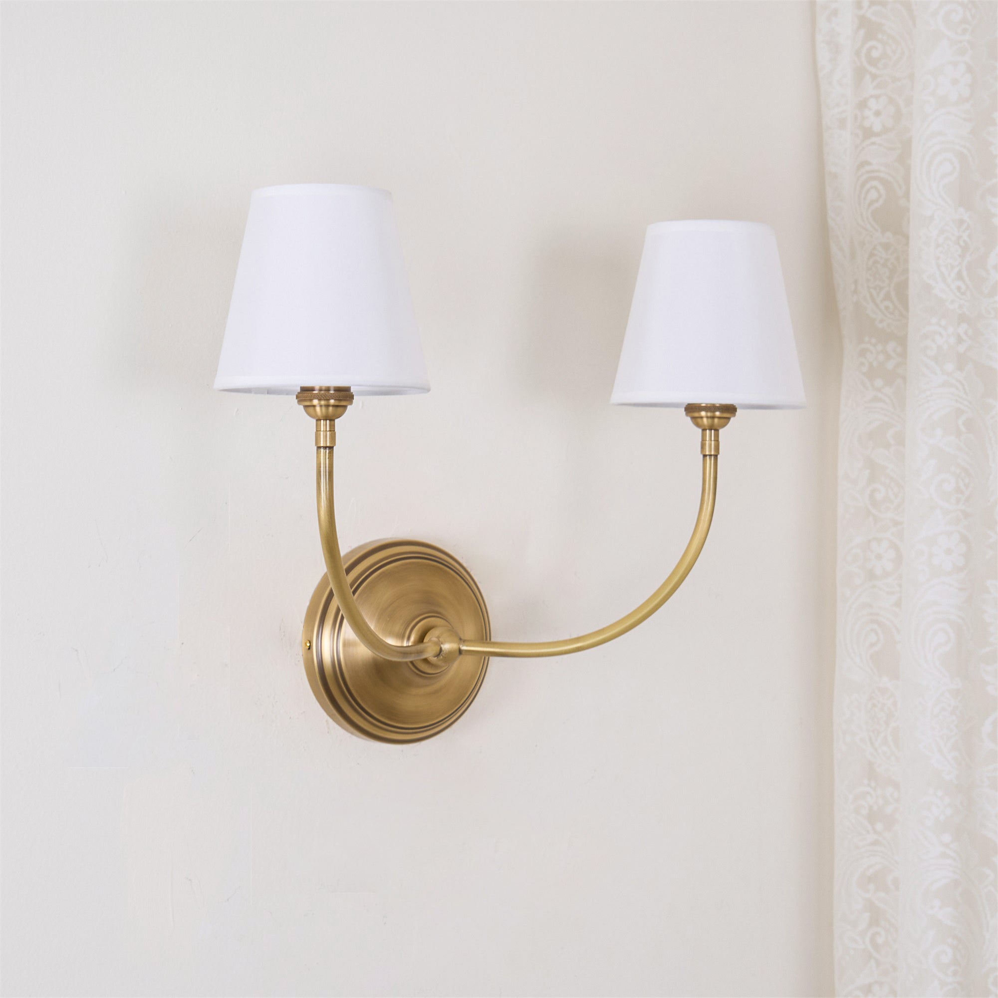 Victor Applique Murale en Bronze Noir et Tissu