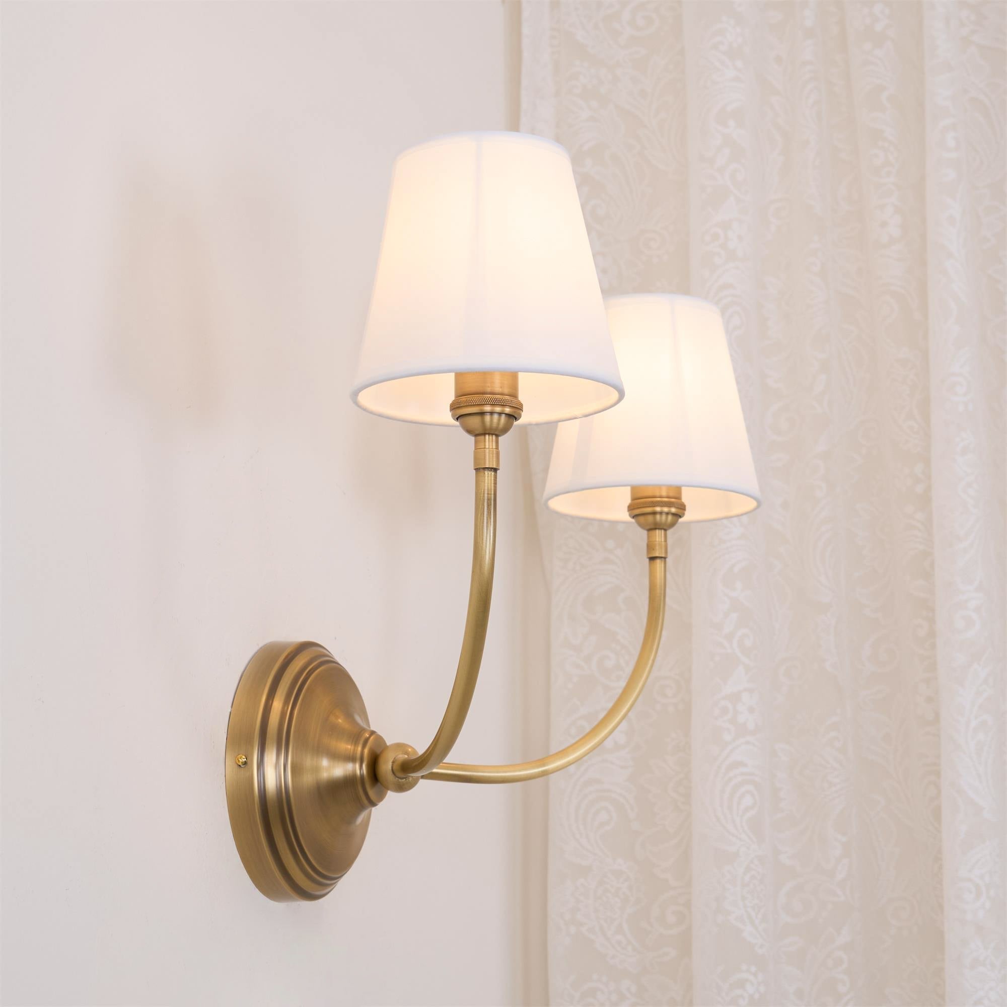 Victor Applique Murale en Bronze Noir et Tissu