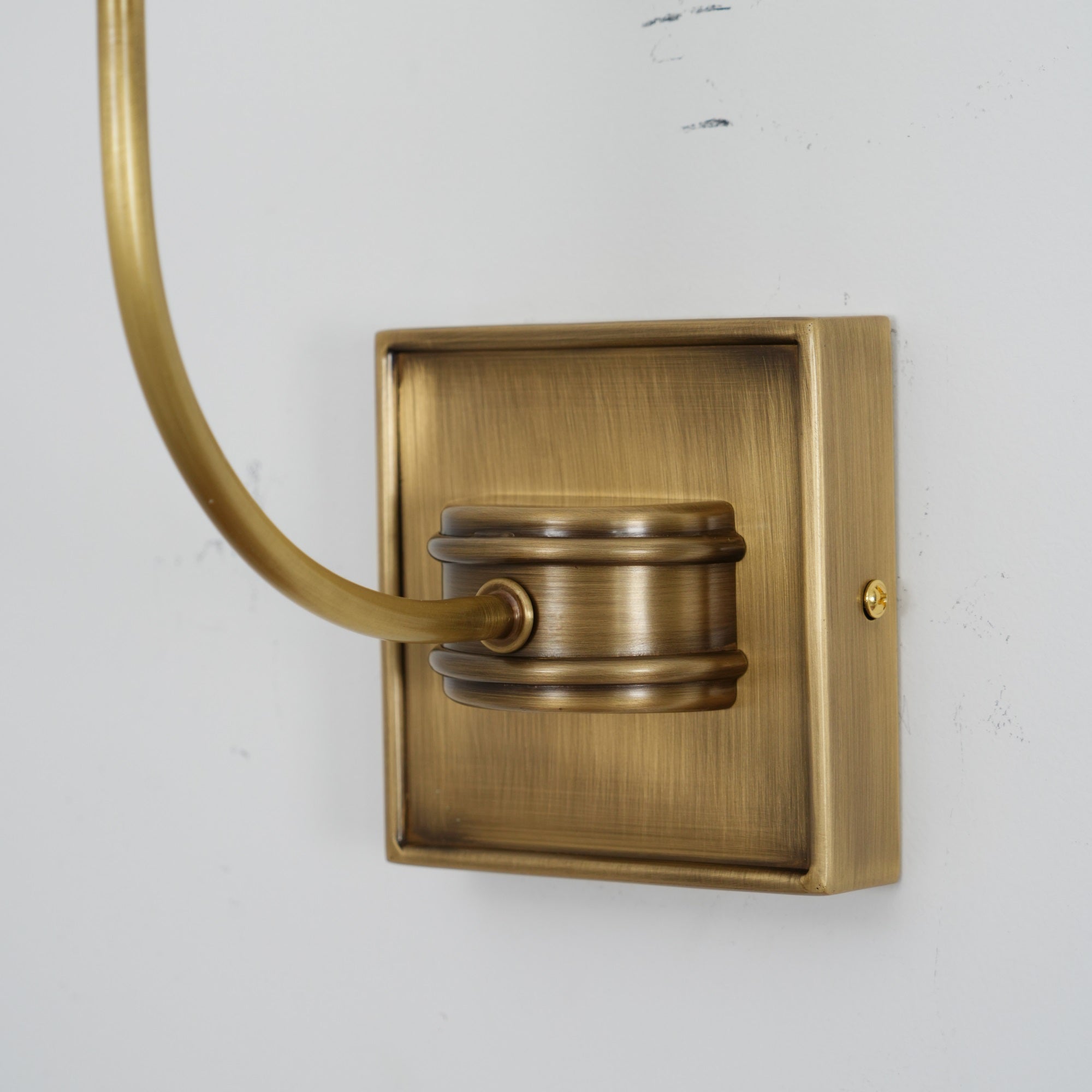 Victor Applique Murale en Bronze Noir et Tissu