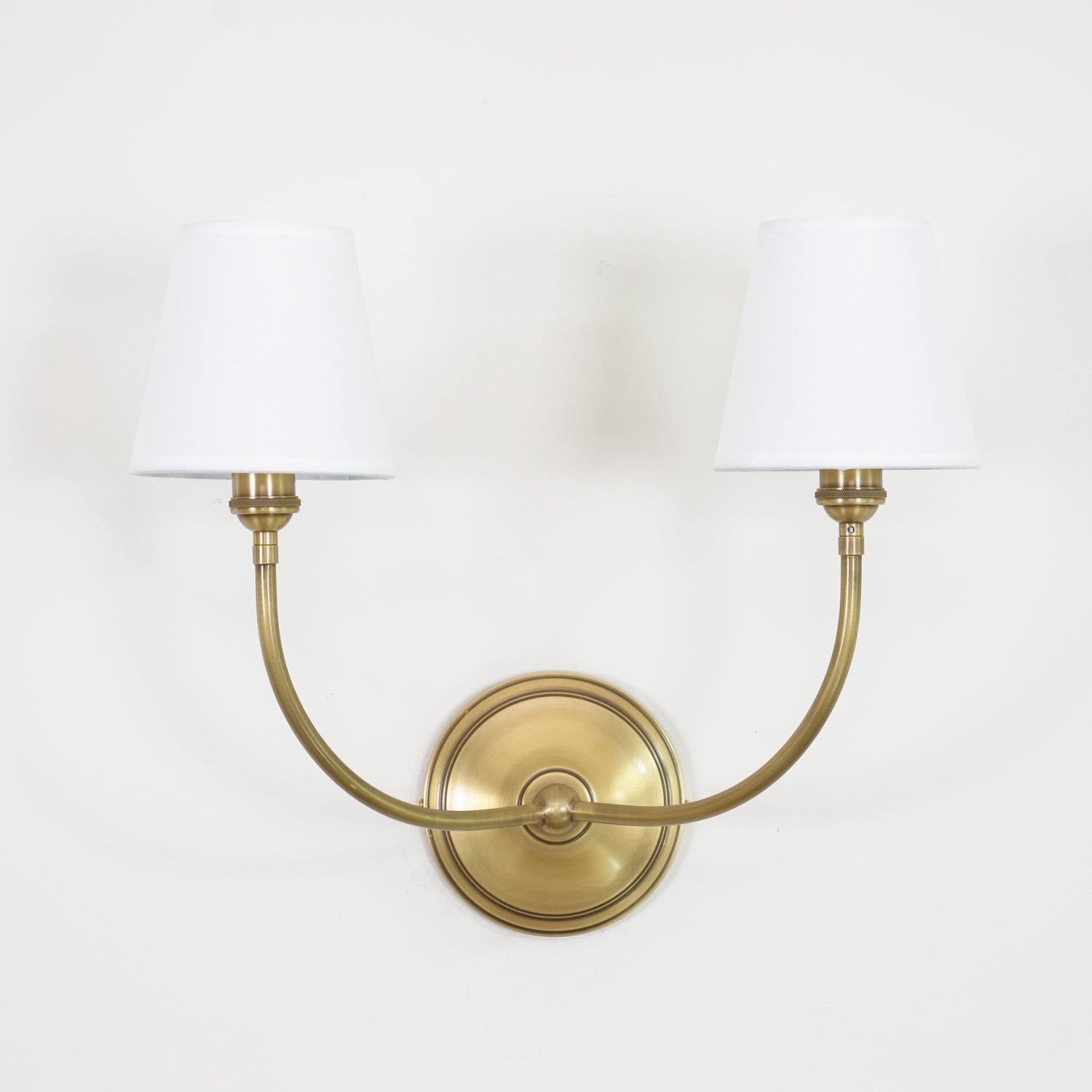 Victor Applique Murale en Bronze Noir et Tissu