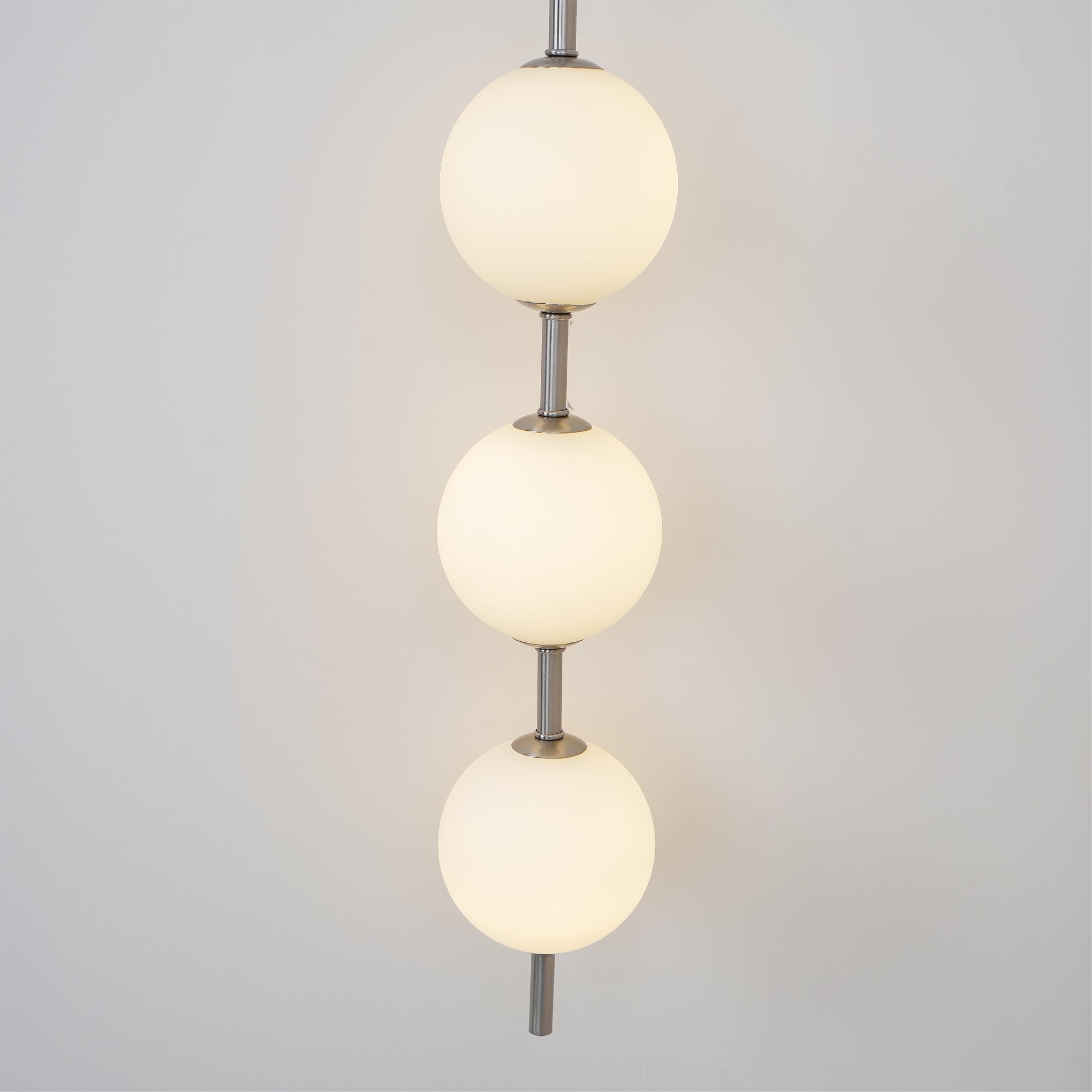 Lustra Applique Murale Globe Vertical Minimaliste - Neutralighting