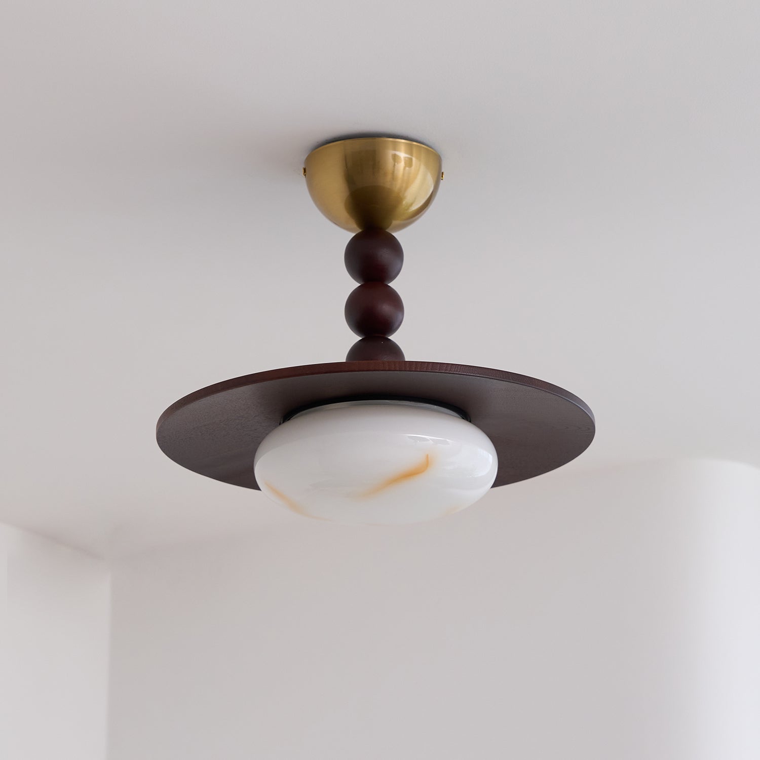 Yeste Plafonnier couleur noyer et imitation albâtre blanche