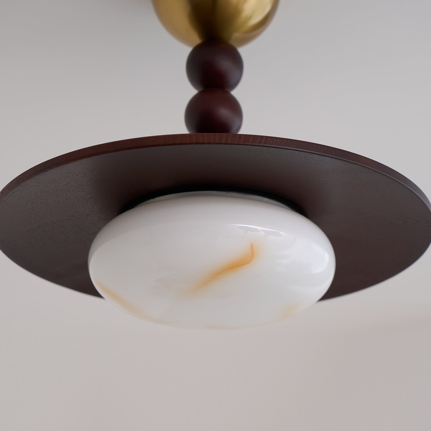 Yeste Plafonnier couleur noyer et imitation albâtre blanche
