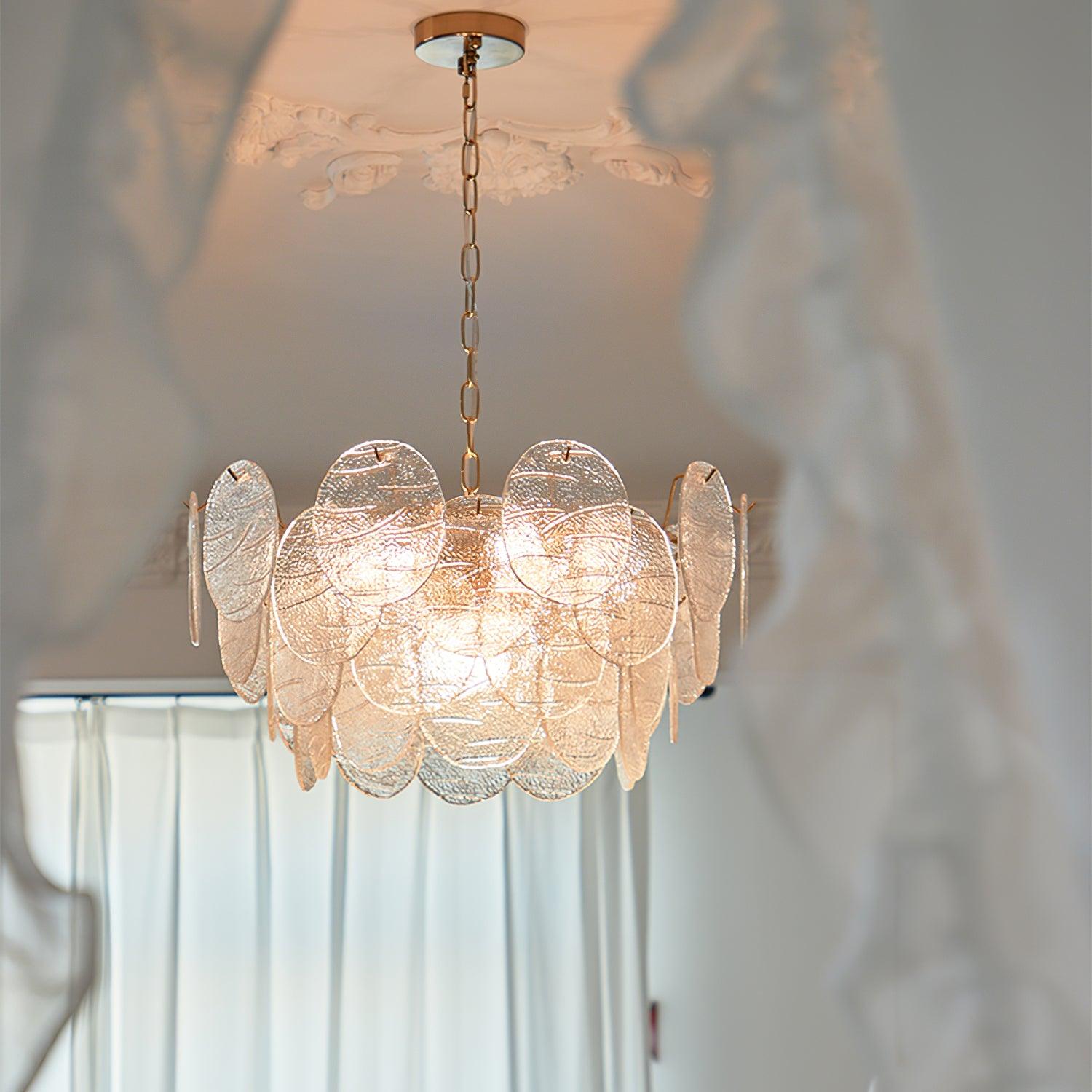 Lustrous Chandelier Victorien en Verre Finition Dorée - Neutralighting