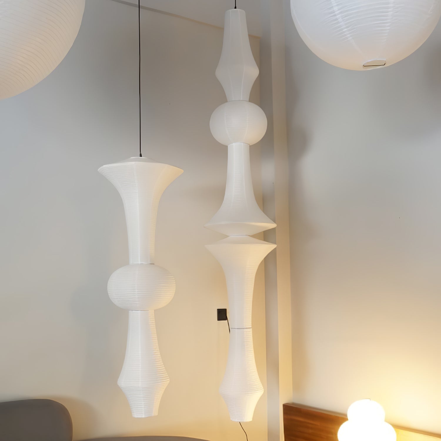 Faye Suspension Sculpturale Verticale en Papier