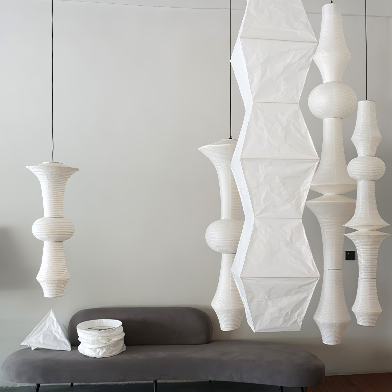 Faye Suspension Sculpturale Verticale en Papier