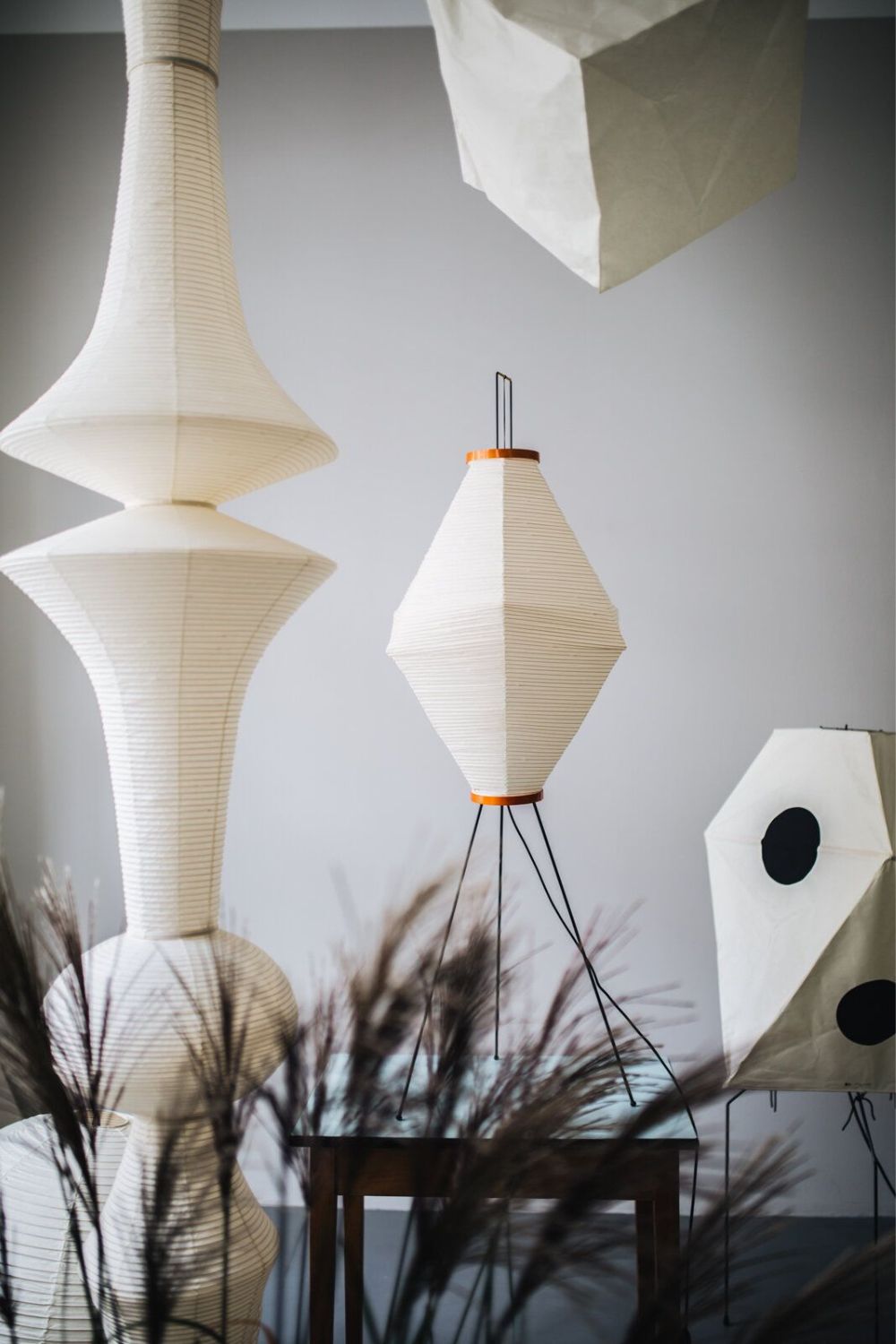 Veyran Paper Artistic Pendant Light - Neutralighting