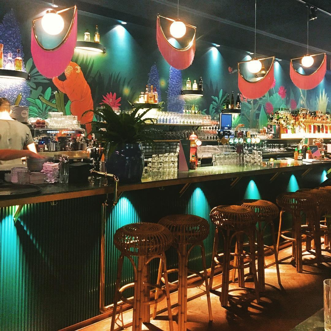 Solara Lampe suspendue en tissu à franges style globe rétro bohème - Neutralighting