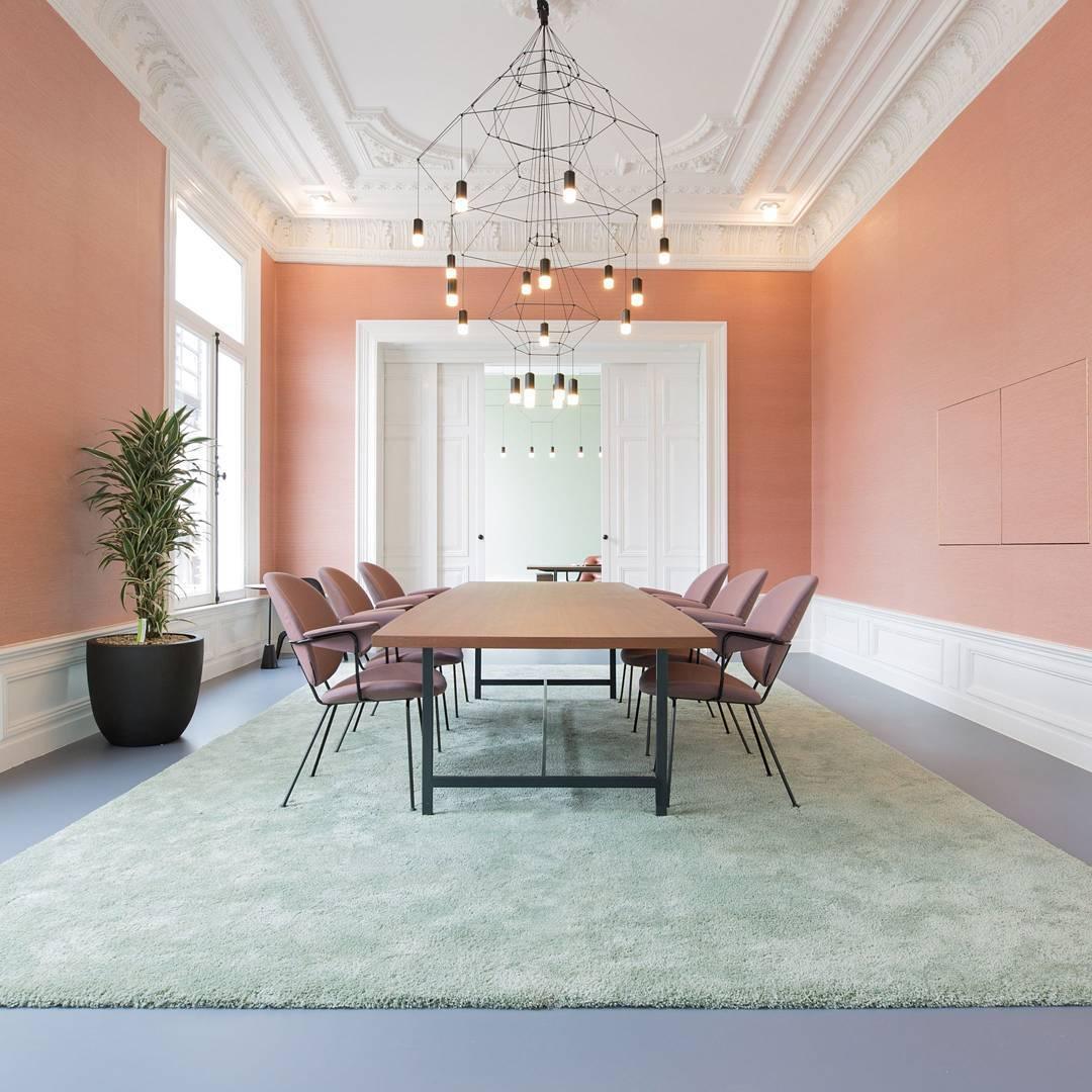 Lustra Chandelier Lignes Noir Structure Métallique LED - Neutralighting