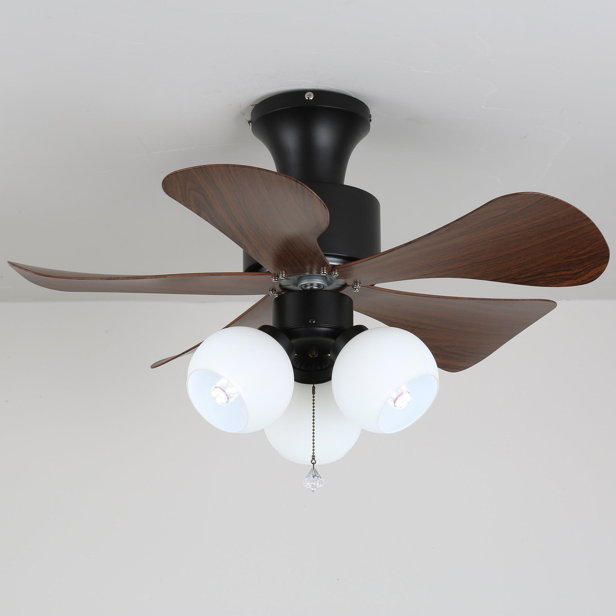 Plafonnier Ventilateur Lunara en Bois Vintage éclairant une pièce