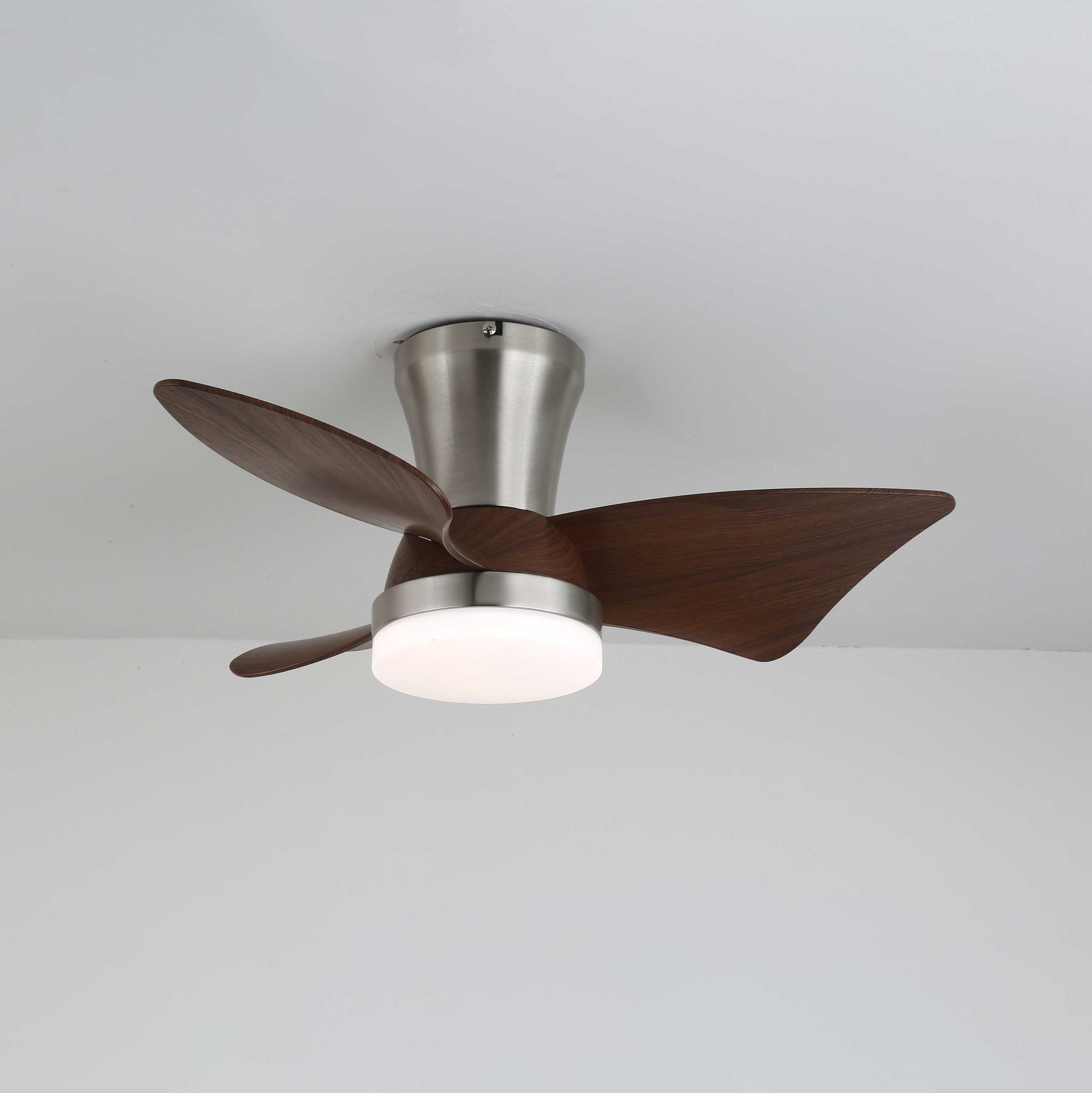Ventilateur de plafond moderne en bois finition noyer
