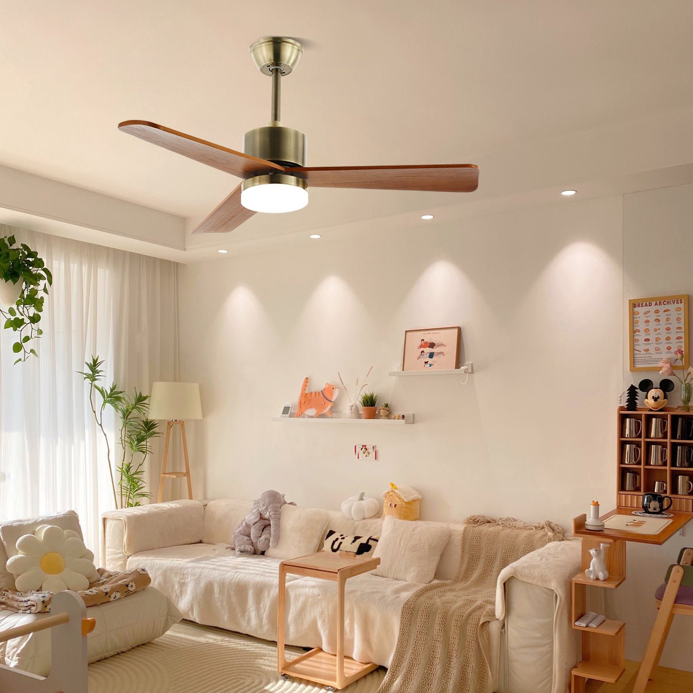 Ventilateur de plafond lumineux Ventio présentant son design moderne.