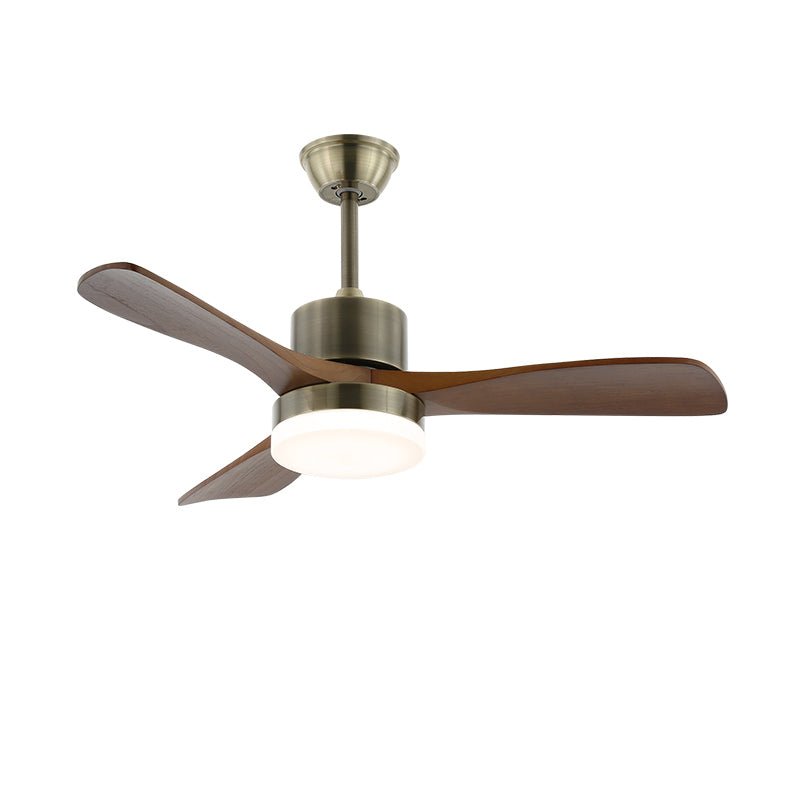 Gros plan sur l'abat-jour en acrylique du ventilateur de plafond lumineux Ventio.