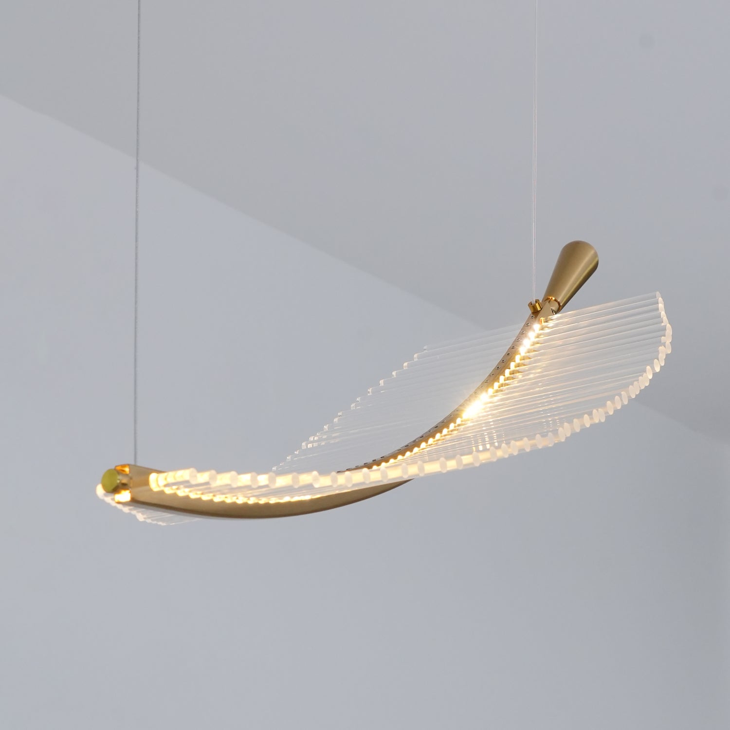 Lustra Chandelier Leaf Acrylic Gold Elegant Modern - Neutralighting