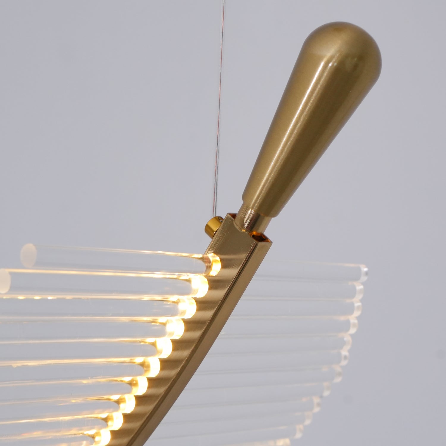Lustra Chandelier Leaf Acrylic Gold Elegant Modern - Neutralighting