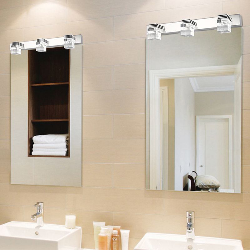 Arisha Applique Murale à Miroir Carrée Moderne, Métal/Cristal, Argent, Salle de Bain - Neutralighting