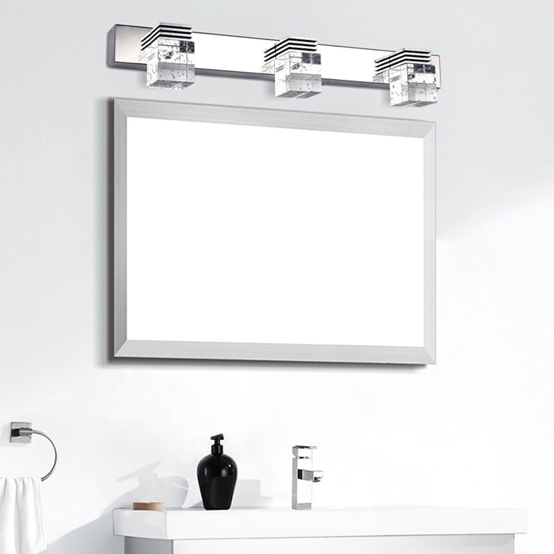 Arisha Applique Murale à Miroir Carrée Moderne, Métal/Cristal, Argent, Salle de Bain - Neutralighting
