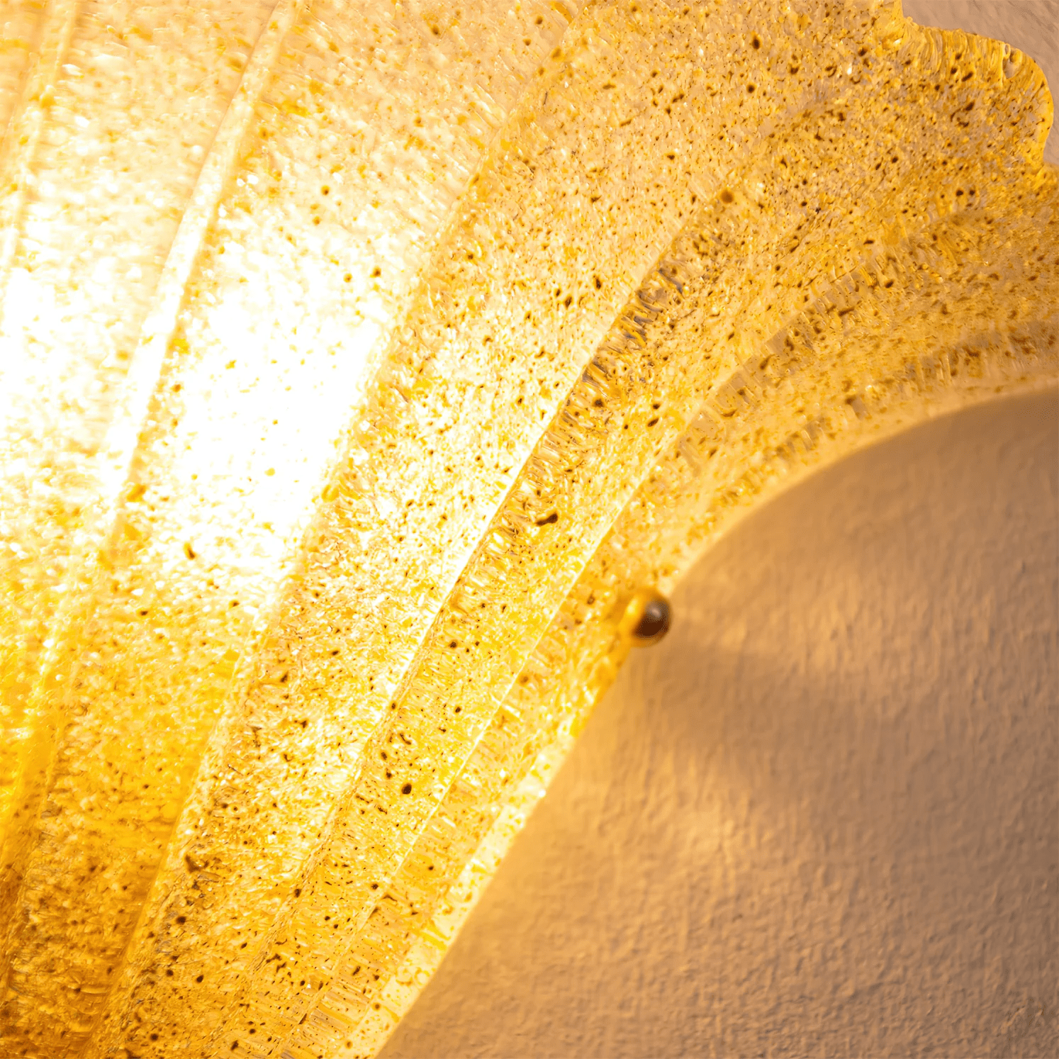 Aurora Wall Lamp Scallop Edge Textured Glass Elegant - Letslighting