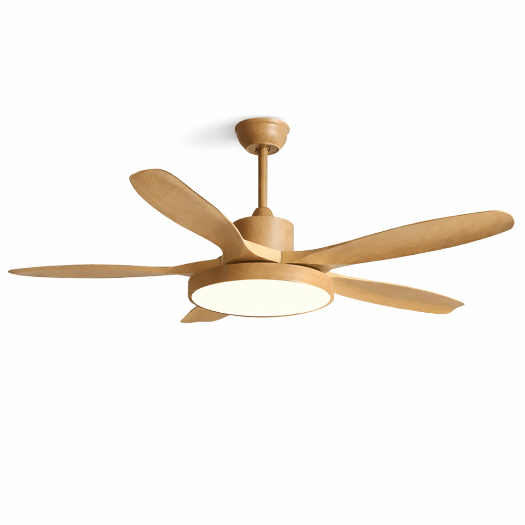 Vue rapprochée des pales en grain de bois naturel du plafonnier ventilateur StillWind
