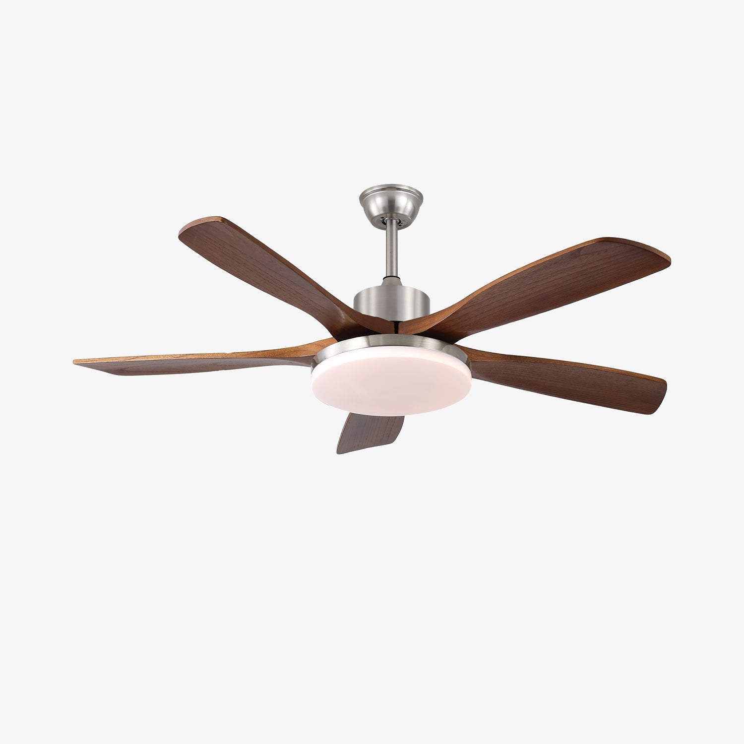 Plafonnier ventilateur Orvian illuminant une pièce.