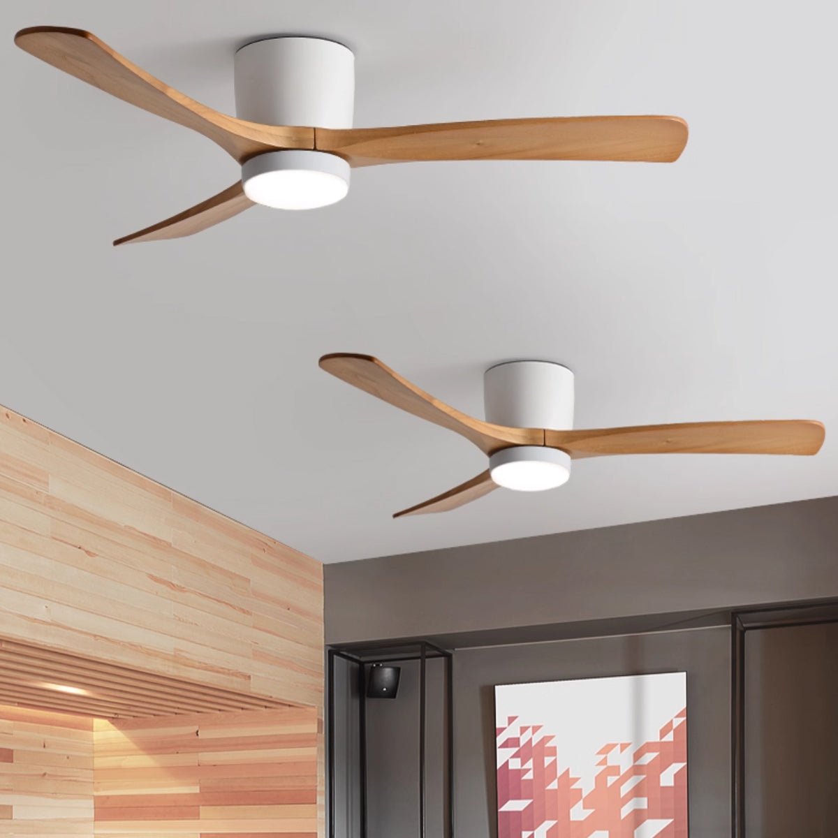 Gros plan sur l'abat-jour en acrylique et le module lumineux du ventilateur de plafond nordique Ezra.