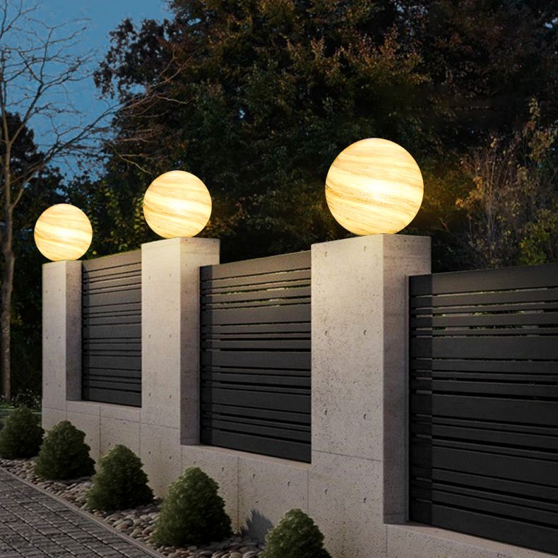 Aria Lampe de Poteau Solaire en forme de Lune, D 25/30/40CM