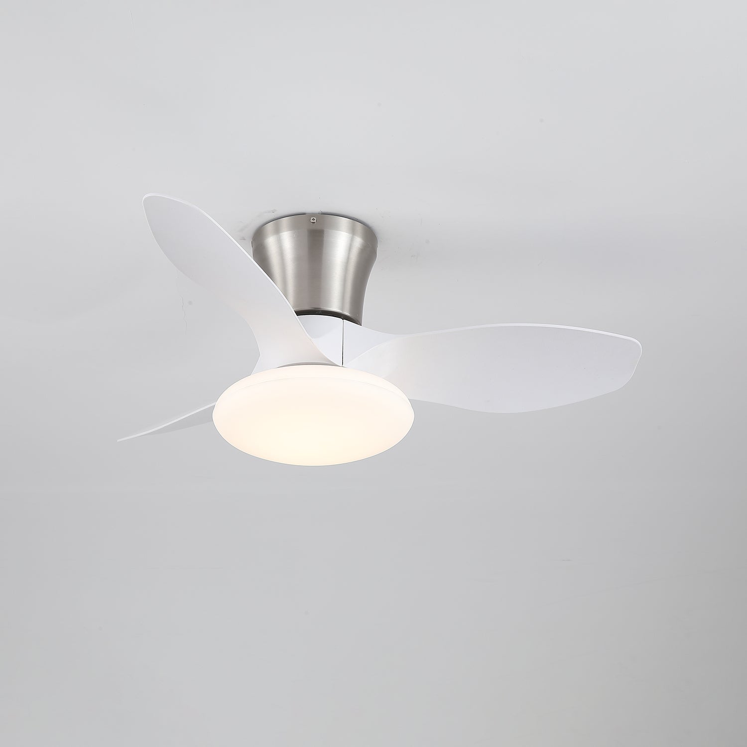 Plafonnier ventilateur Velora moderne en bois, comparaison des finitions disponibles