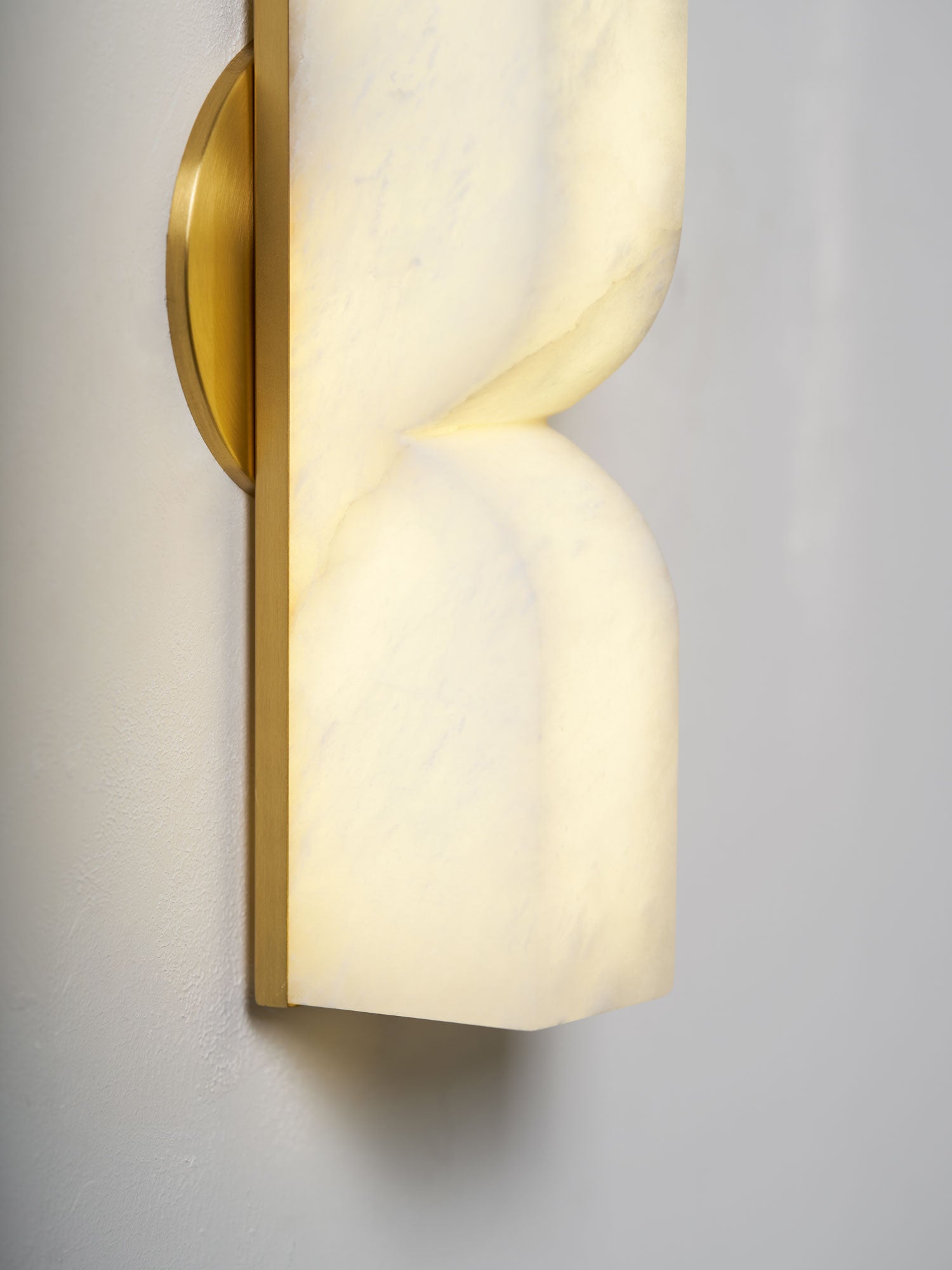 Imiraris Minimalist Alabaster Wall Light - Neutralighting