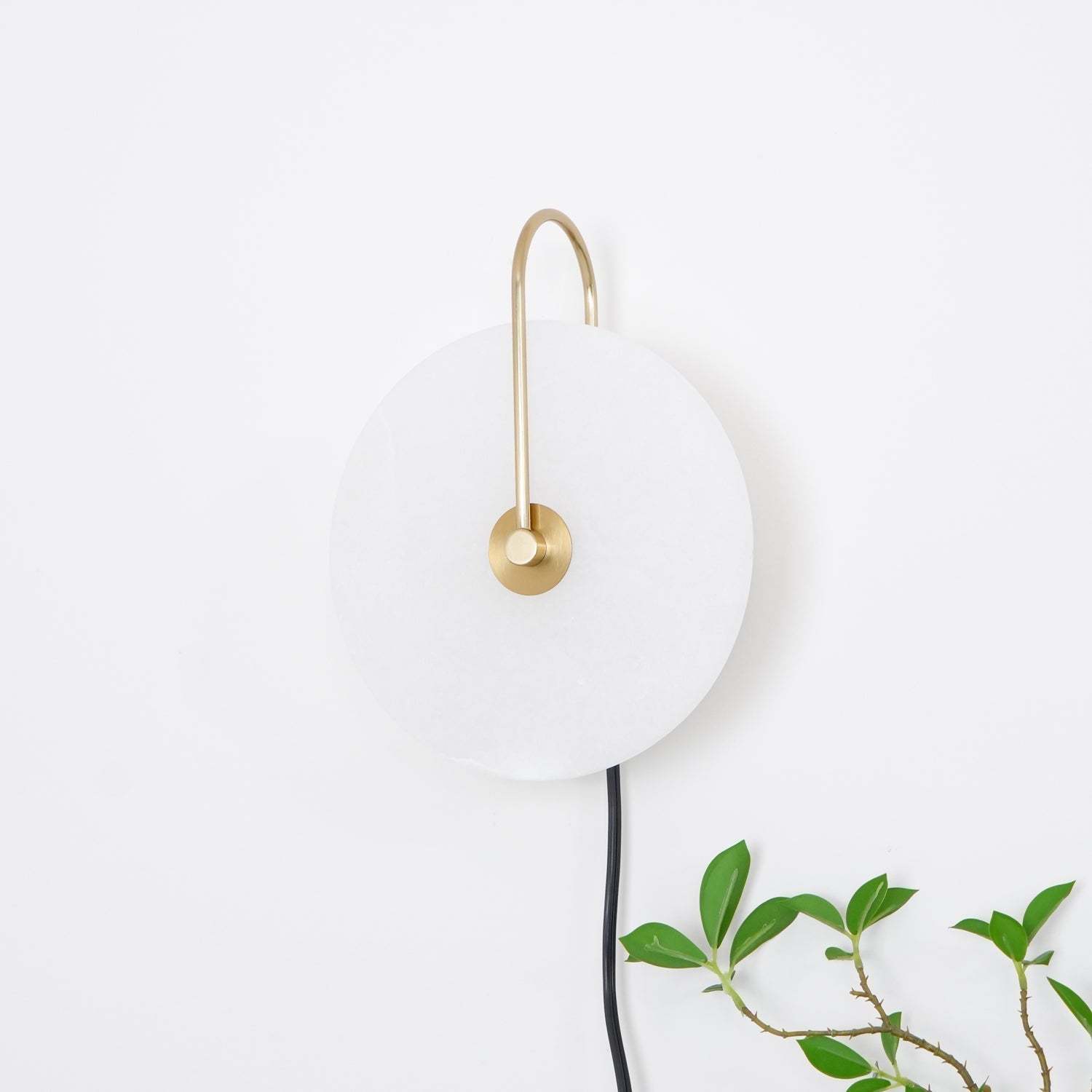 Ceraeyra Alabaster Globe Wall Light - Neutralighting