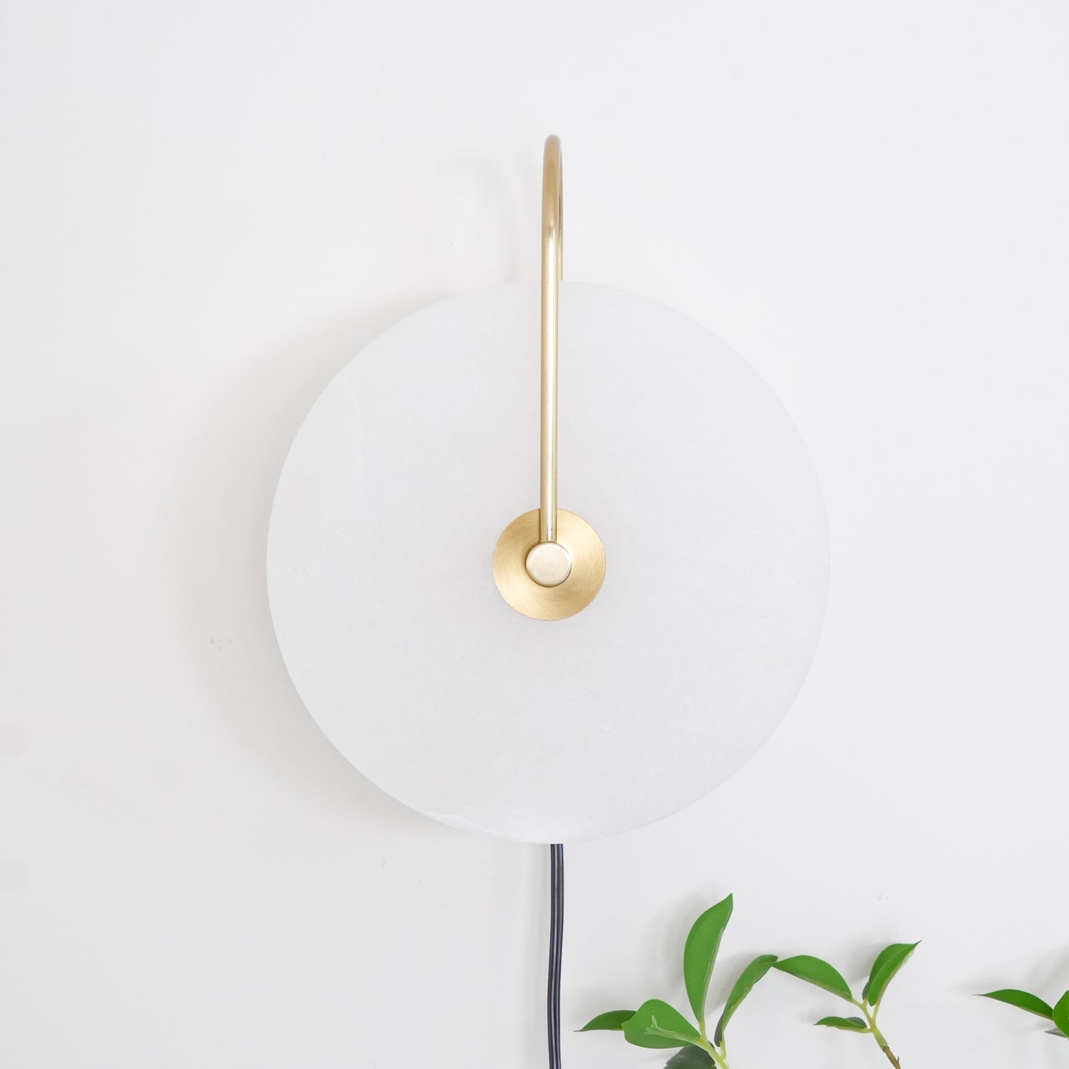 Ceraeyra Alabaster Globe Wall Light - Neutralighting