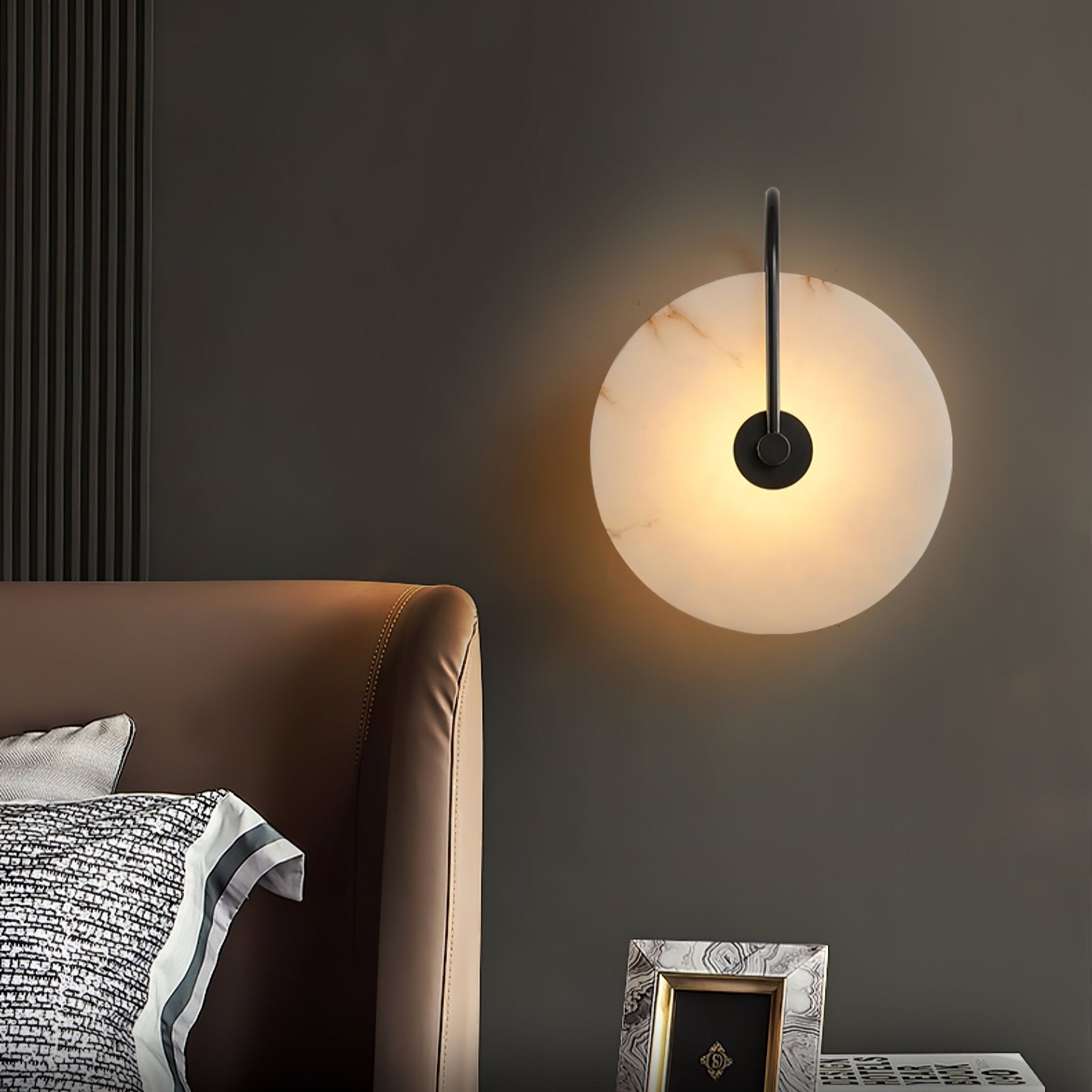 Ceraeyra Alabaster Globe Wall Light - Neutralighting