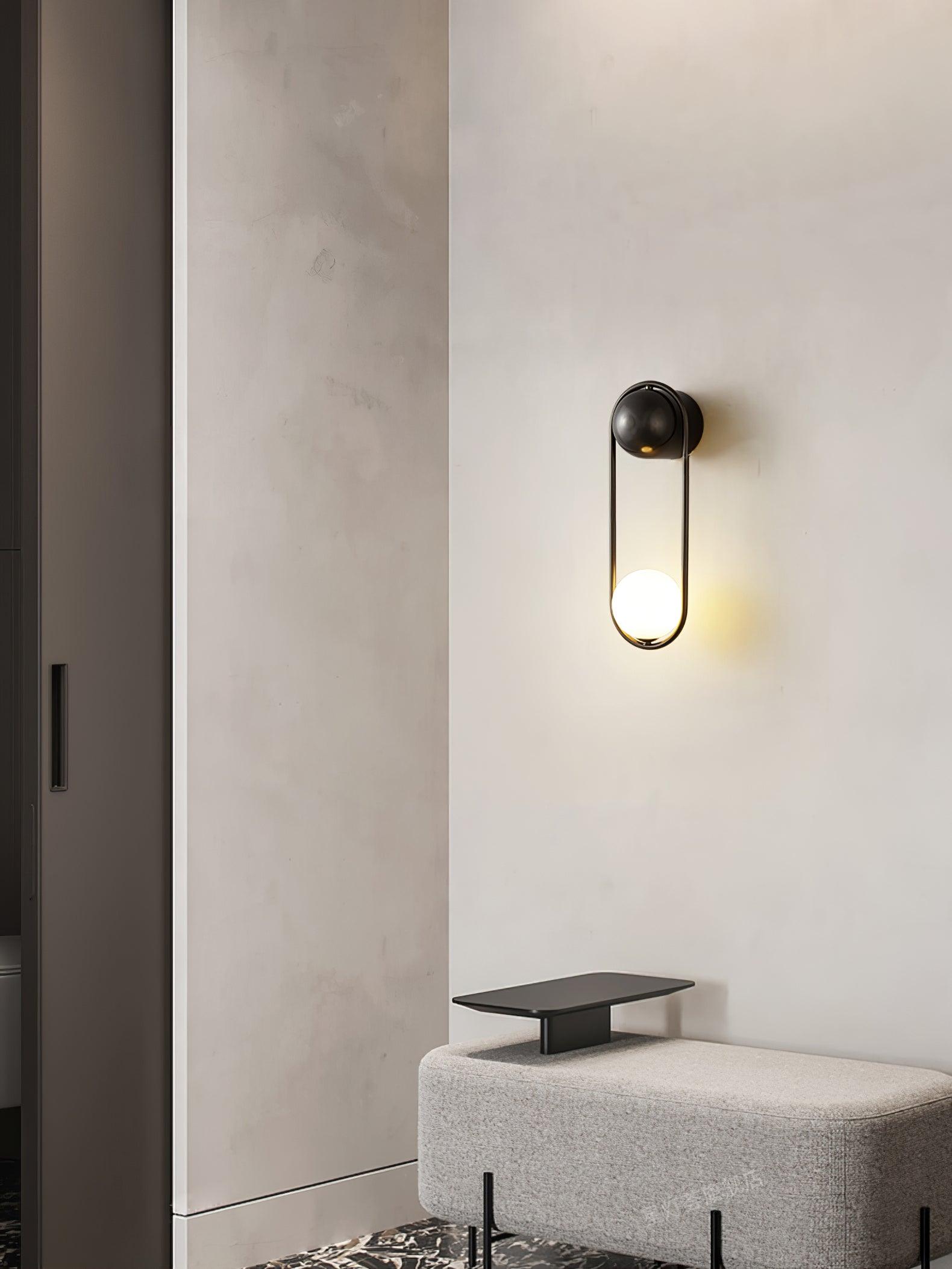 Virelli Applique Murale Cadre en Laiton en Forme de Boucle et Globe en Verre pour Art - Neutralighting