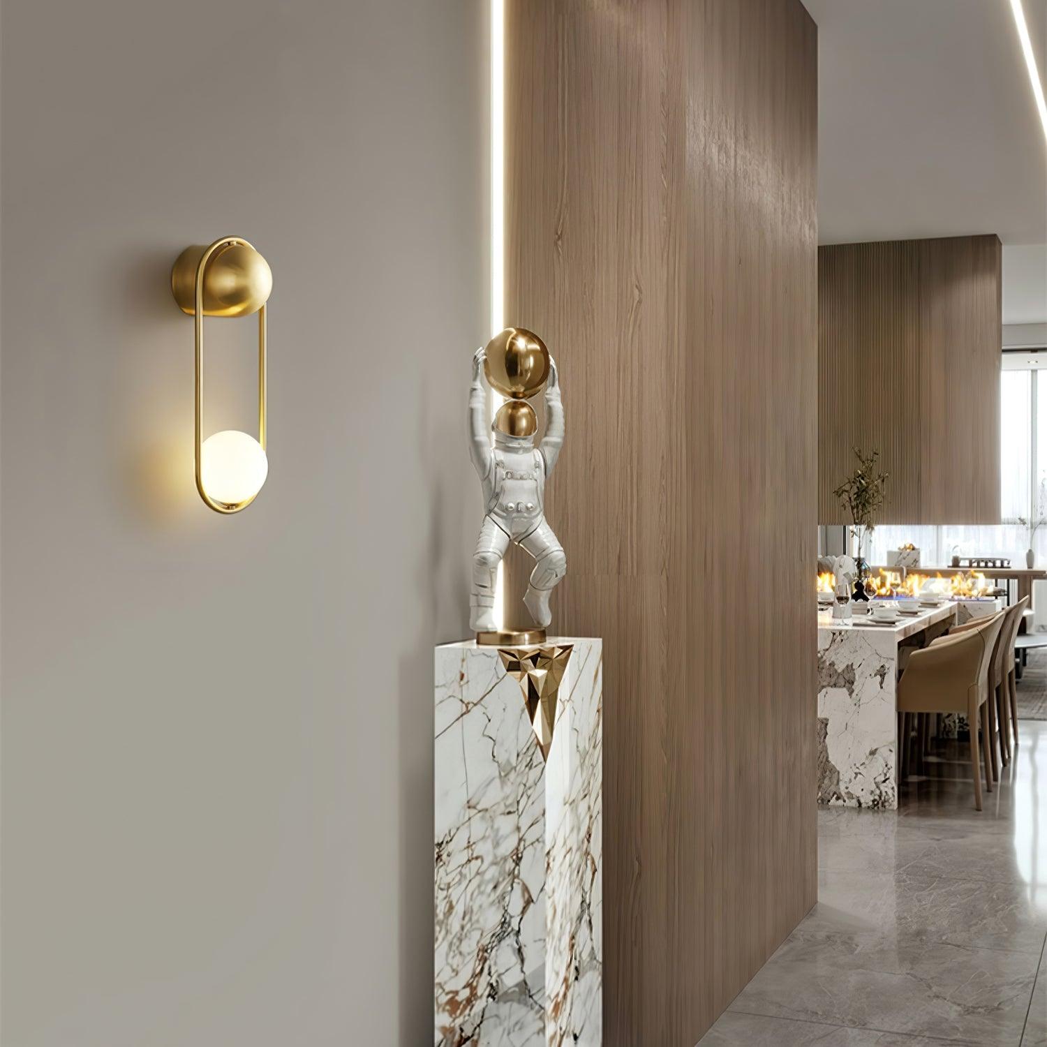 Virelli Applique Murale Cadre en Laiton en Forme de Boucle et Globe en Verre pour Art - Neutralighting