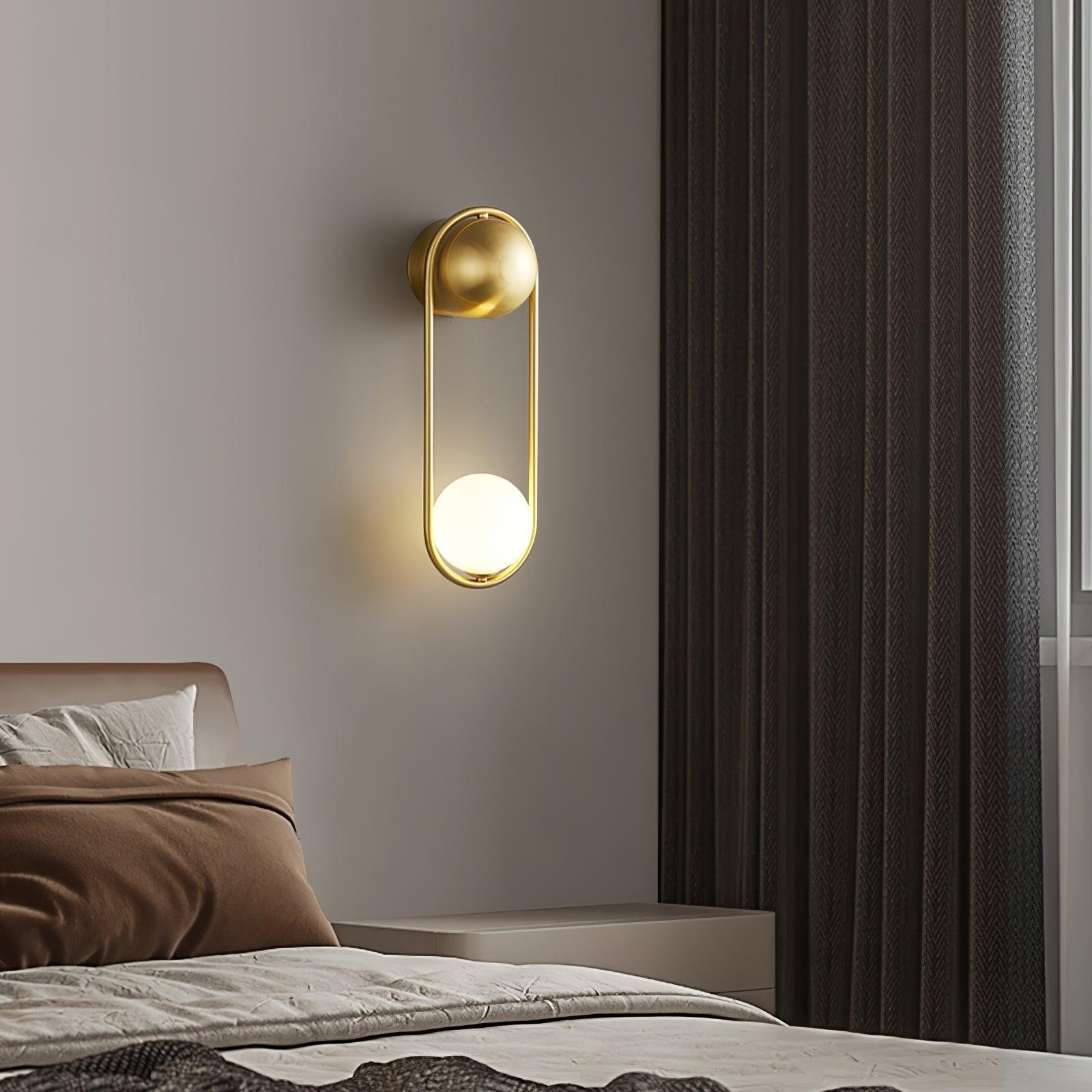 Virelli Applique Murale Cadre en Laiton en Forme de Boucle et Globe en Verre pour Art - Neutralighting