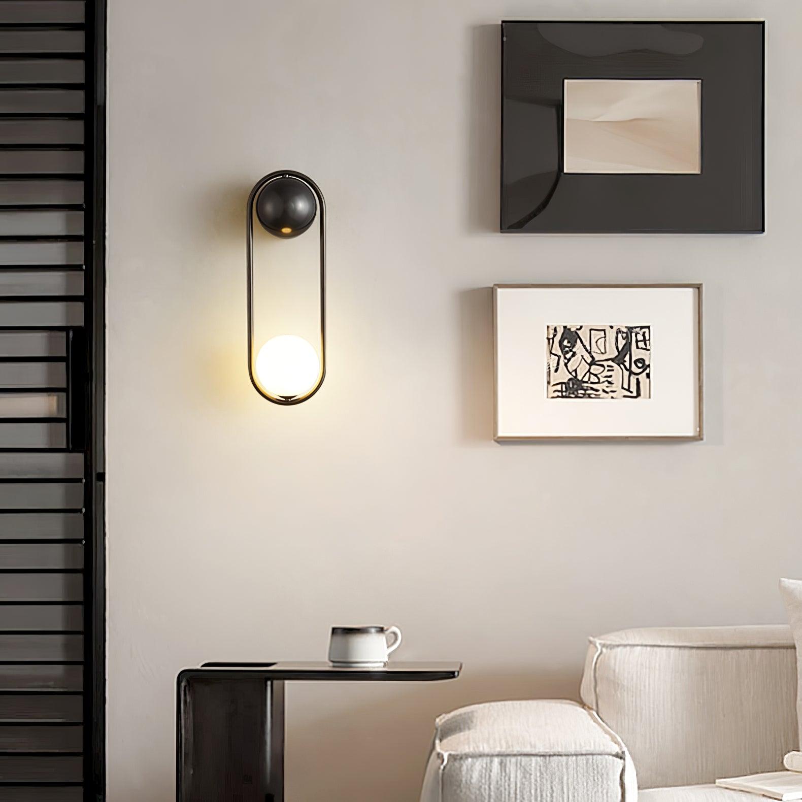 Virelli Applique Murale Cadre en Laiton en Forme de Boucle et Globe en Verre pour Art - Neutralighting
