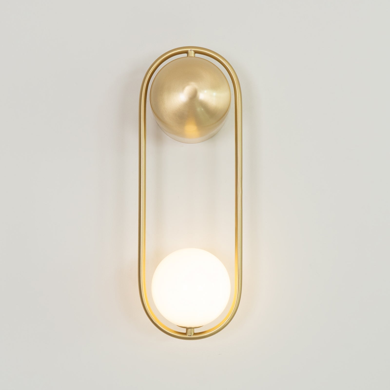 Virelli Applique Murale Cadre en Laiton en Forme de Boucle et Globe en Verre pour Art - Neutralighting
