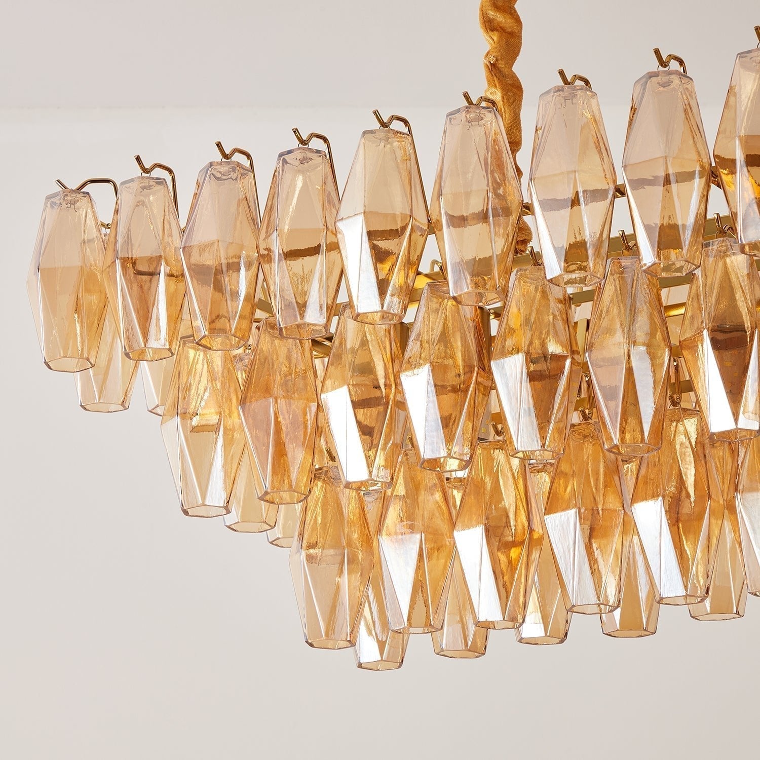 Aurora Chandelier Rectangulaire en Verre Prism Ambre Superposé - Neutralighting