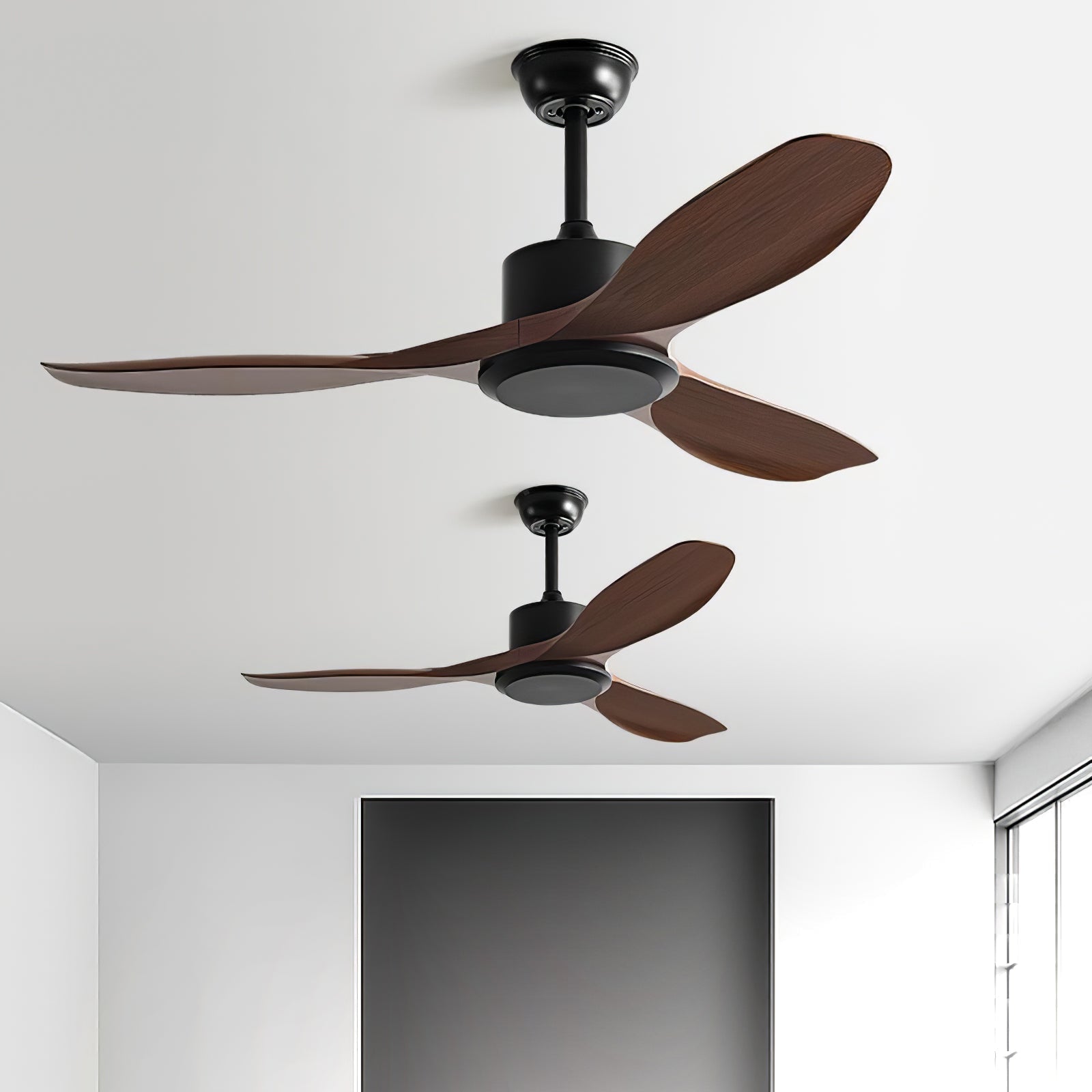 Ventilateur de plafond Meren en bois minimaliste avec pales effet grain de bois.